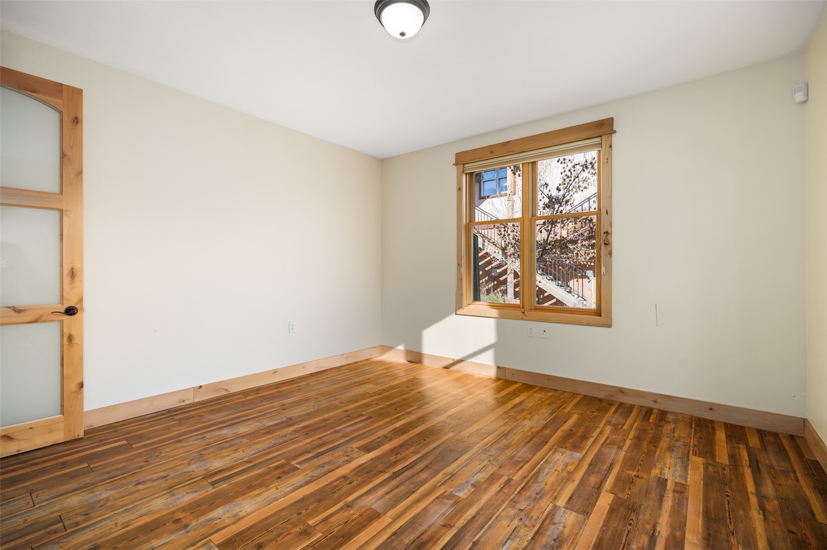 942 Oak STREET 3
