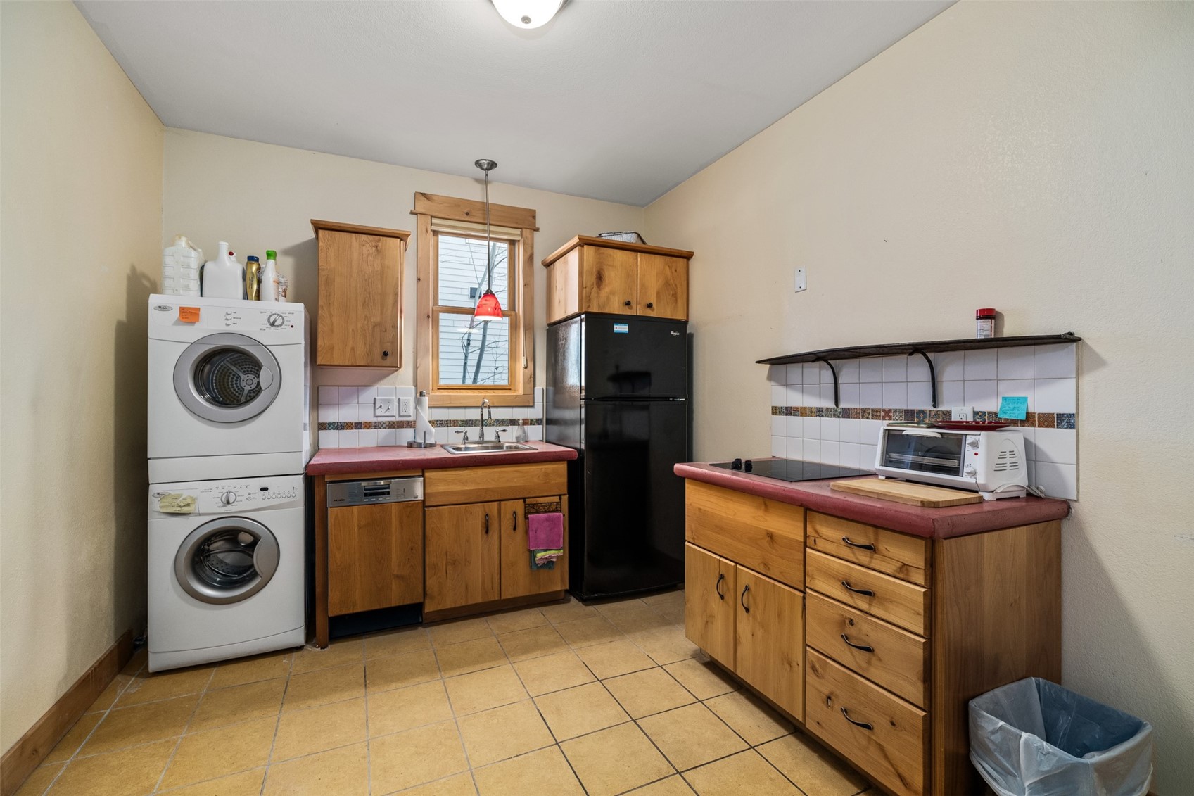 942 Oak STREET 3