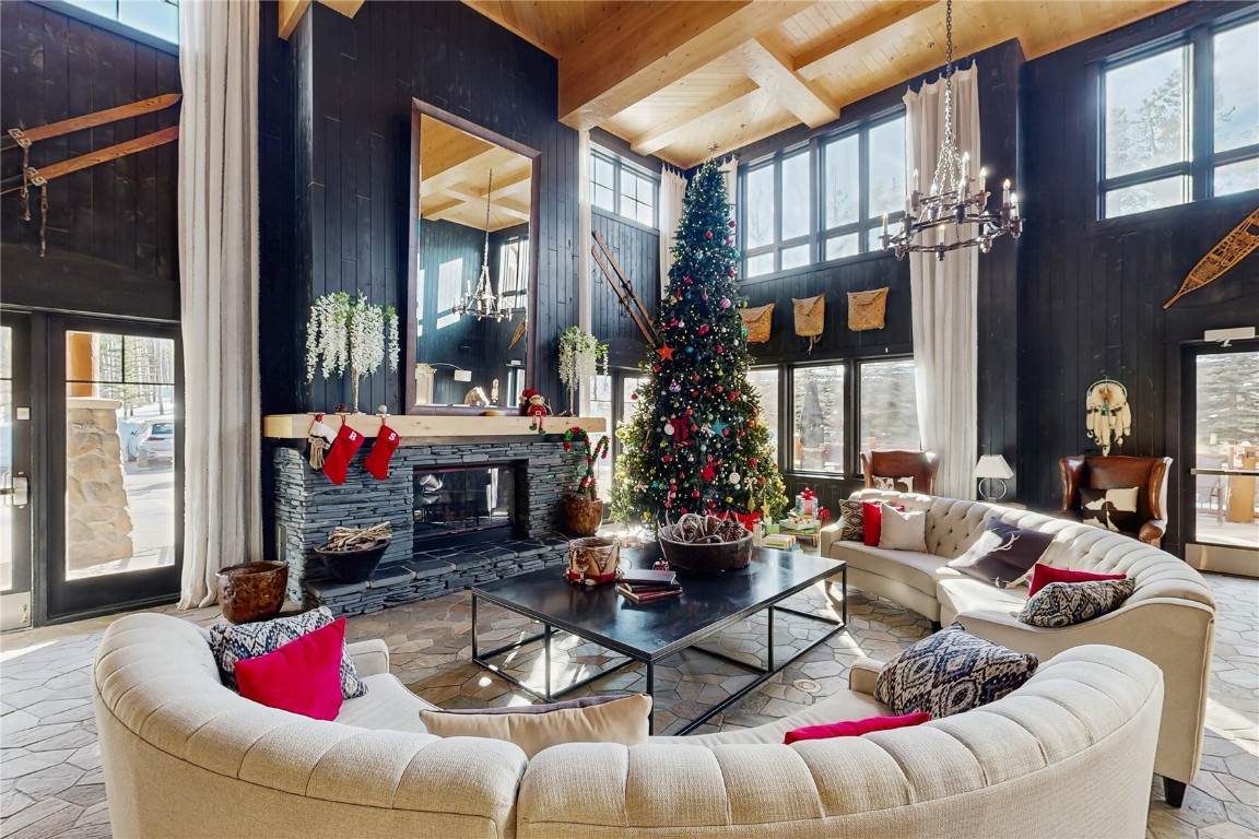 42 Snowflake DRIVE 413