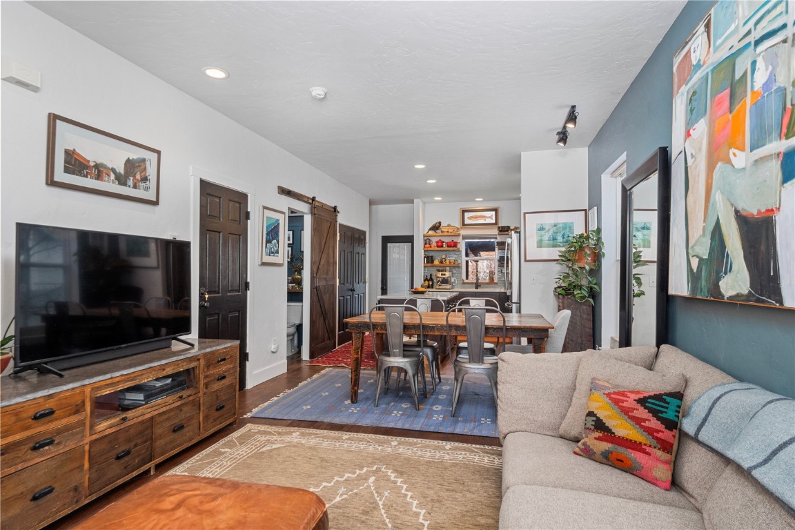 68 Midnight Sun ROAD