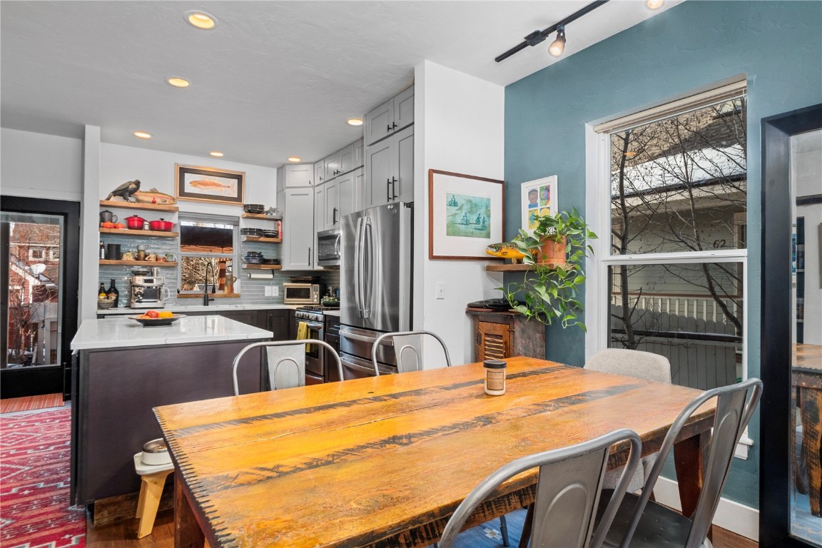 68 Midnight Sun ROAD