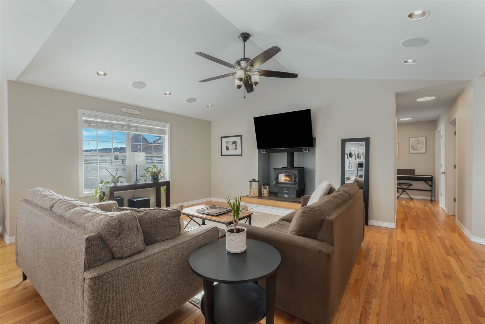 158 Oak Ridge CIRCLE