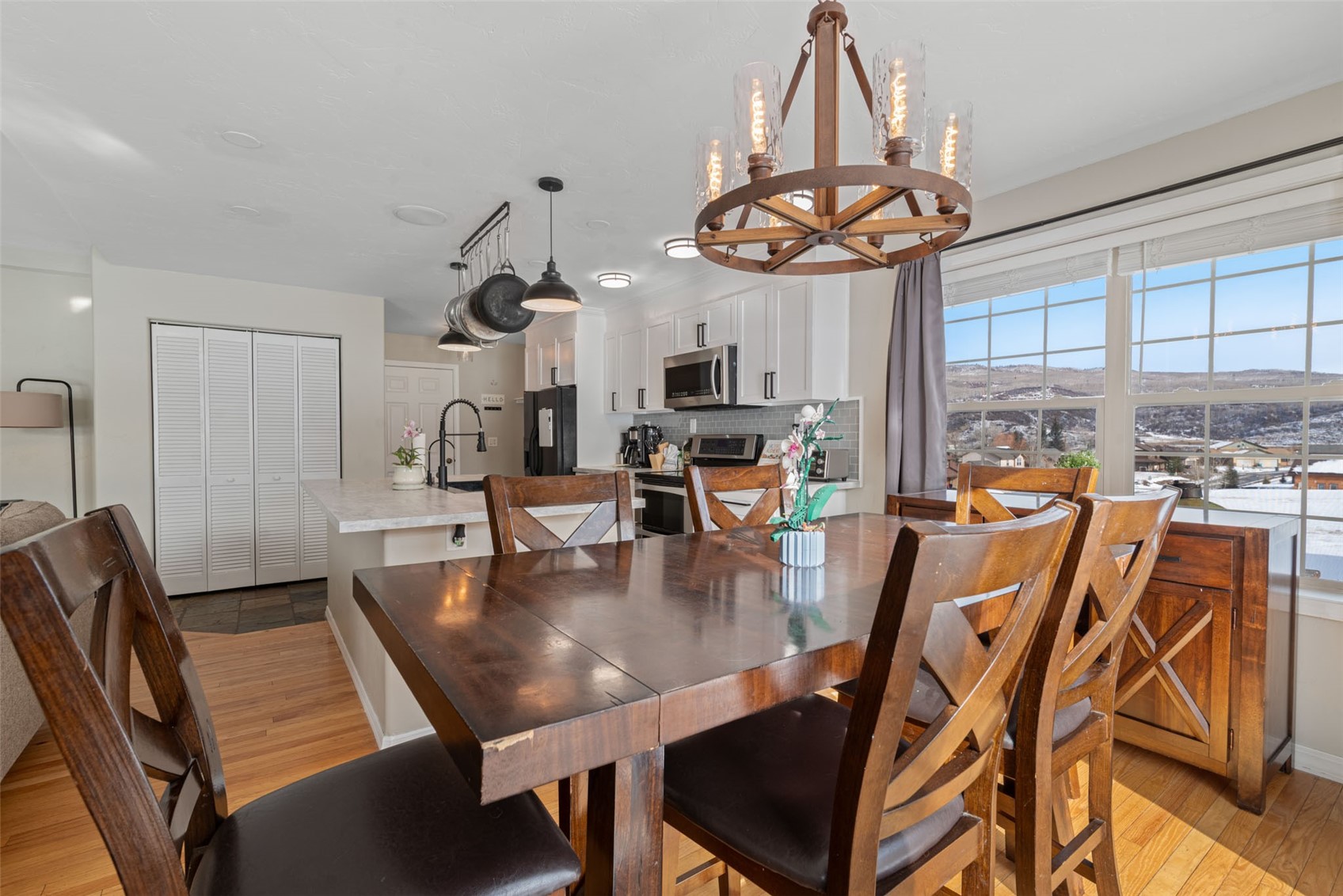 158 Oak Ridge CIRCLE