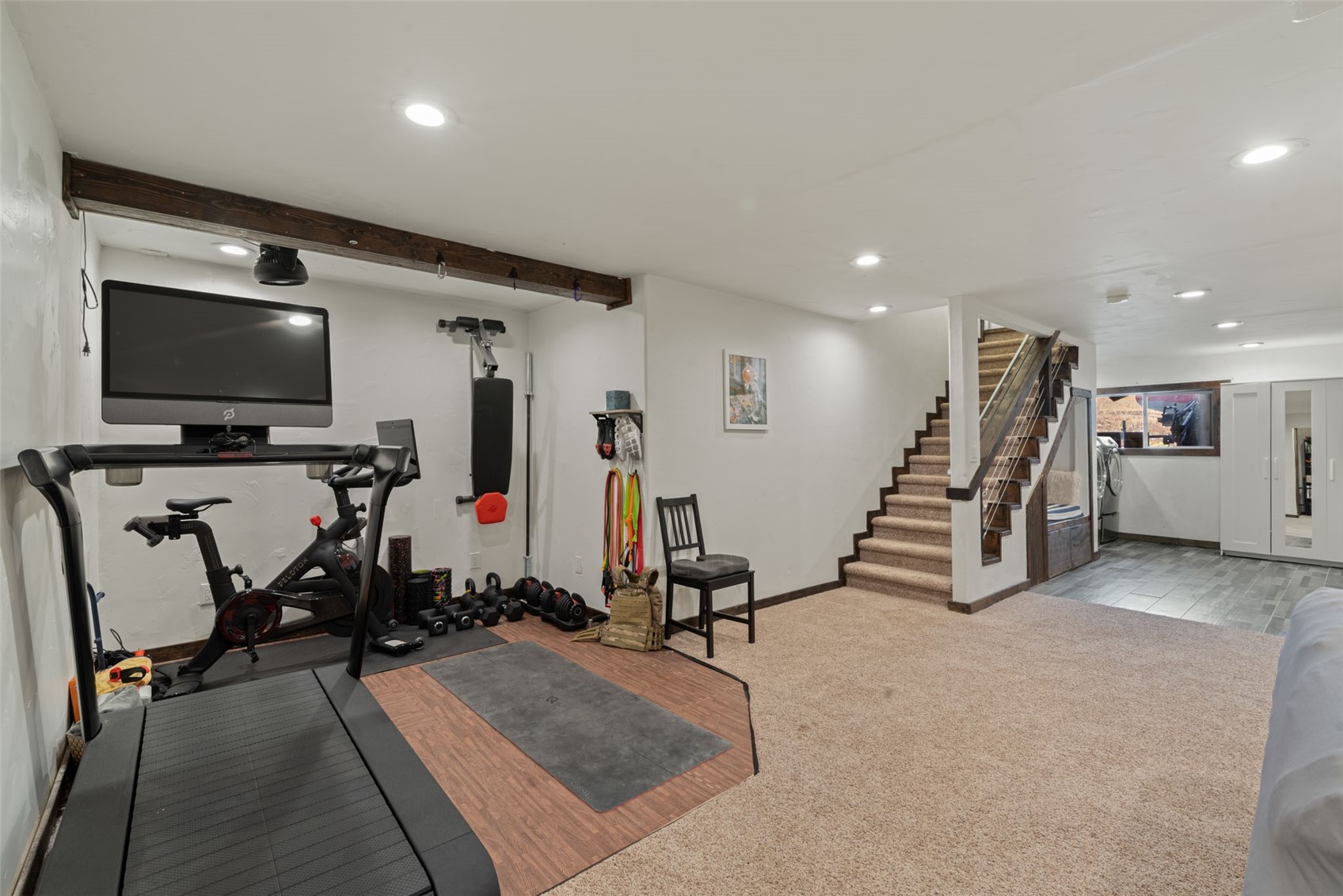 158 Oak Ridge CIRCLE