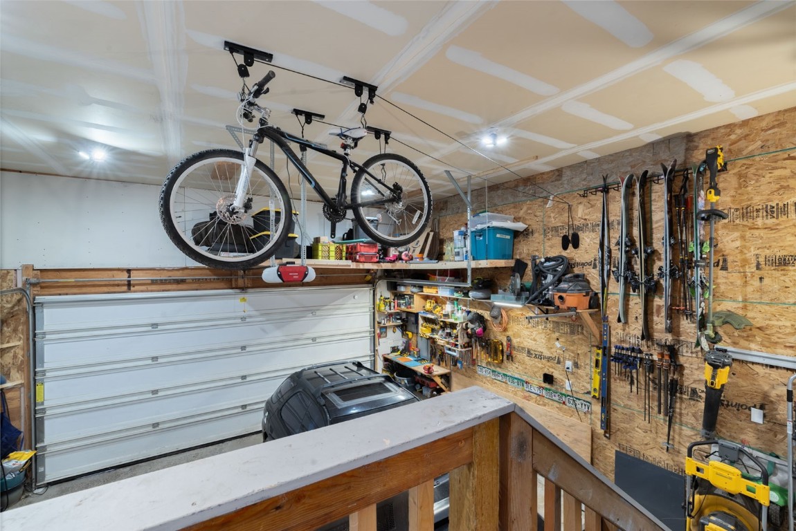 158 Oak Ridge CIRCLE