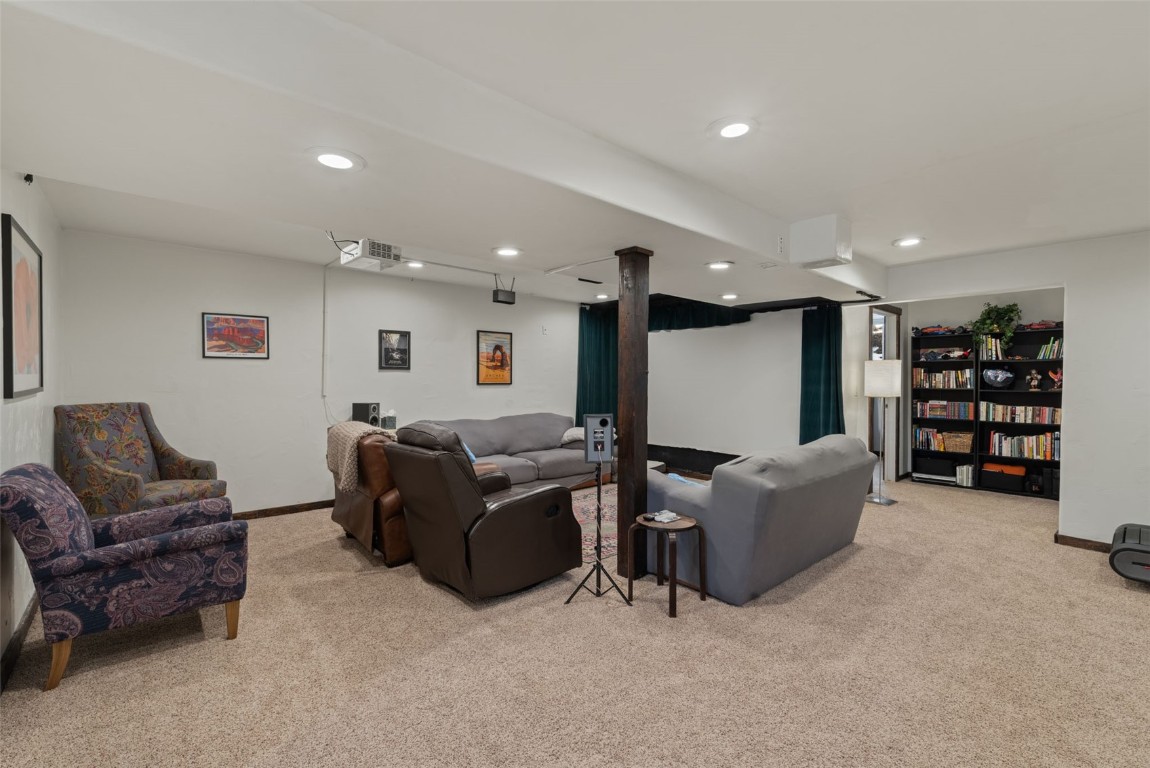 158 Oak Ridge CIRCLE