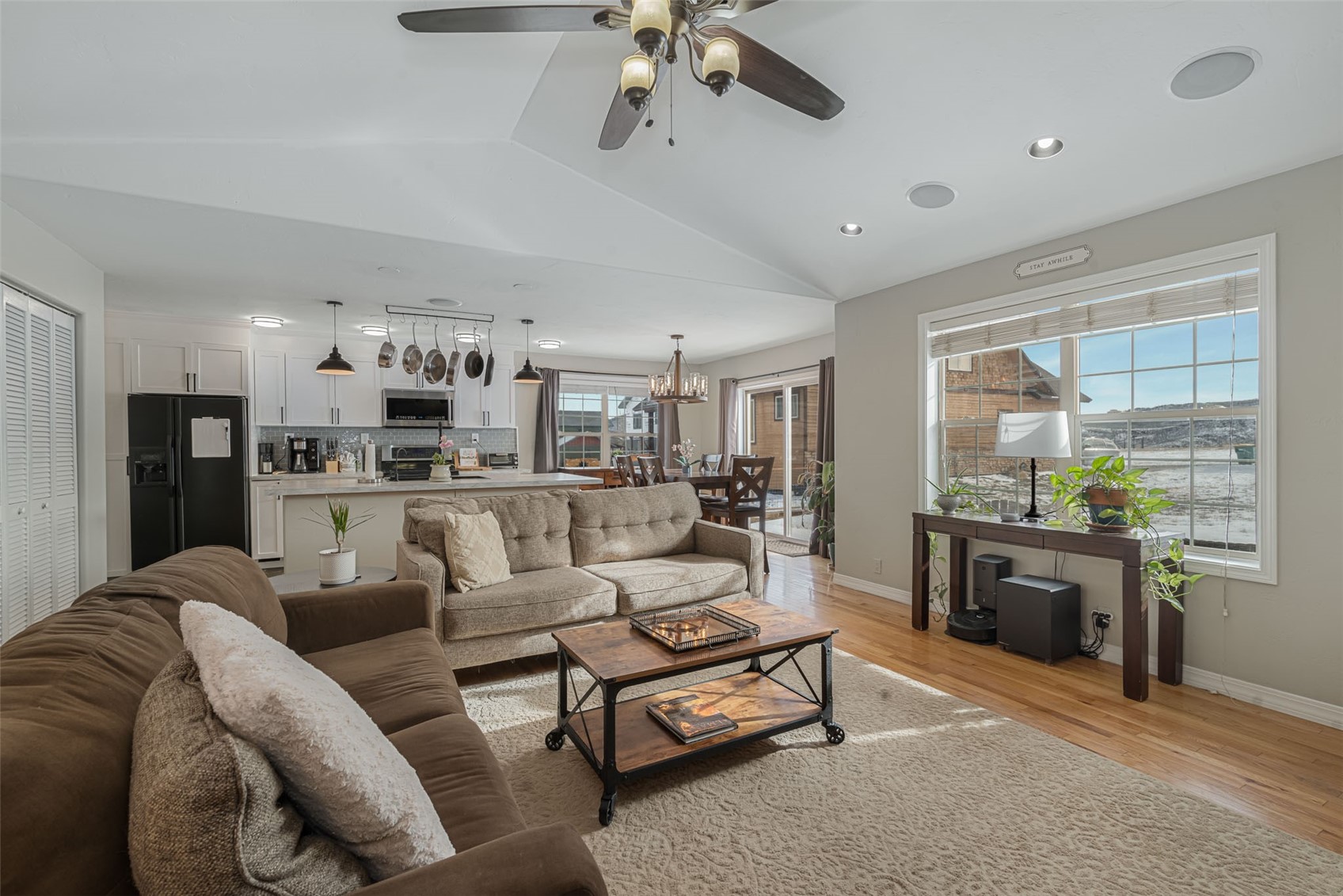 158 Oak Ridge CIRCLE