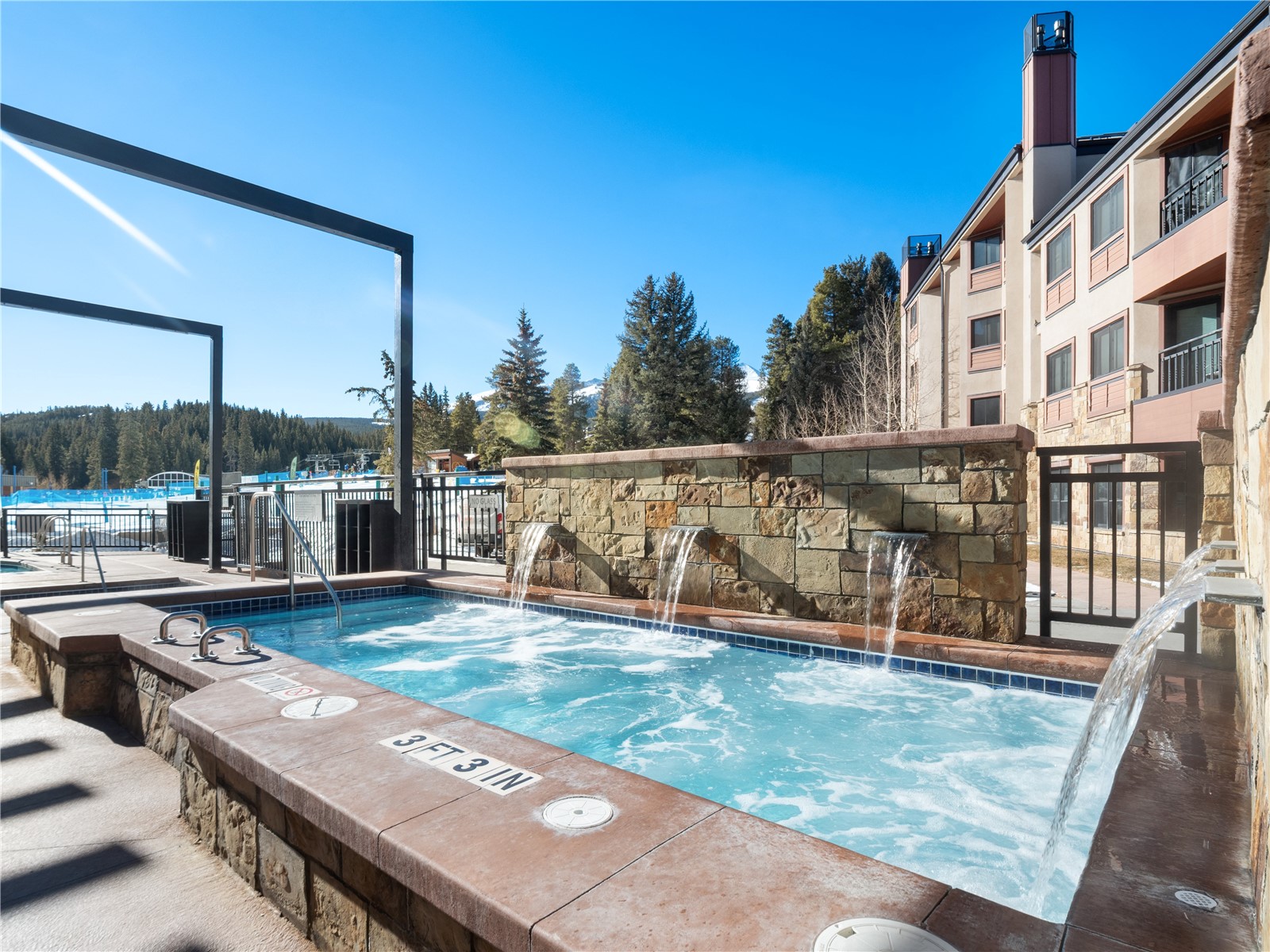 535 S Park AVENUE 214