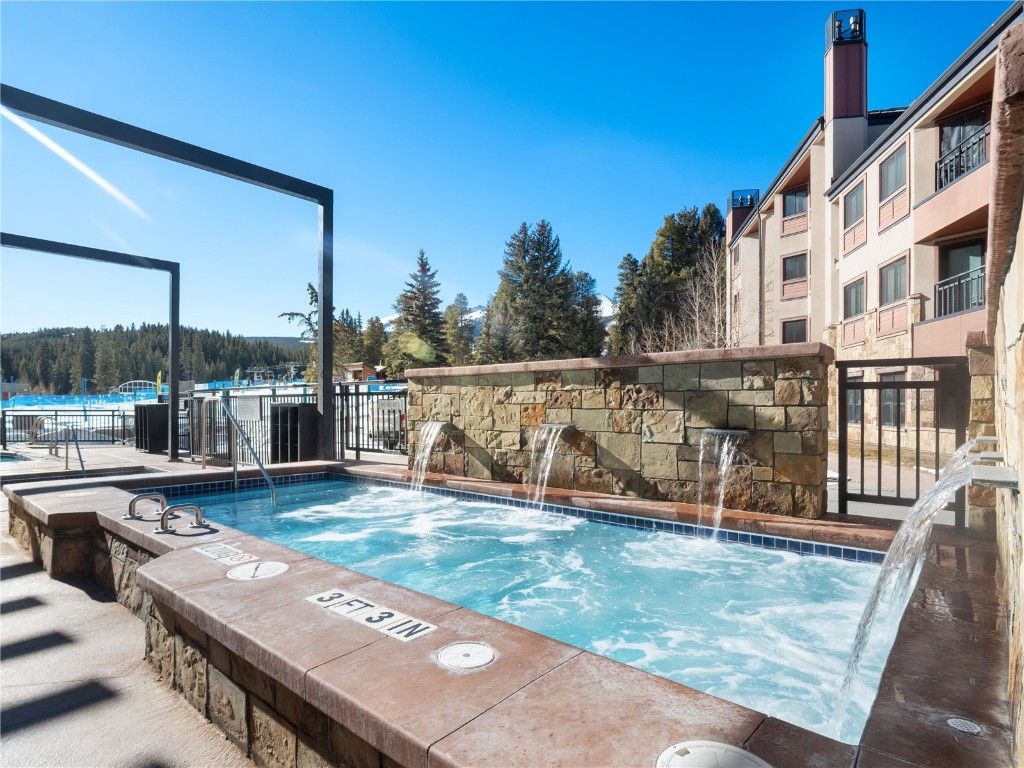 535 S Park AVENUE 214