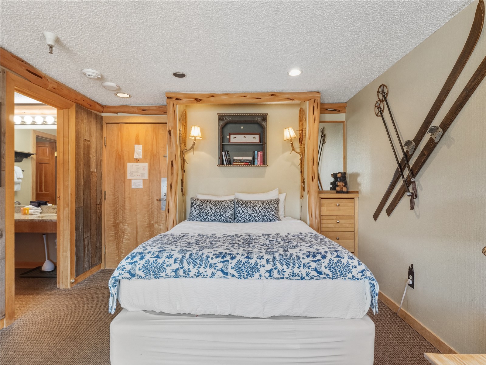 535 S Park AVENUE 214