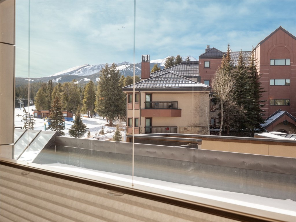 535 S Park AVENUE 214