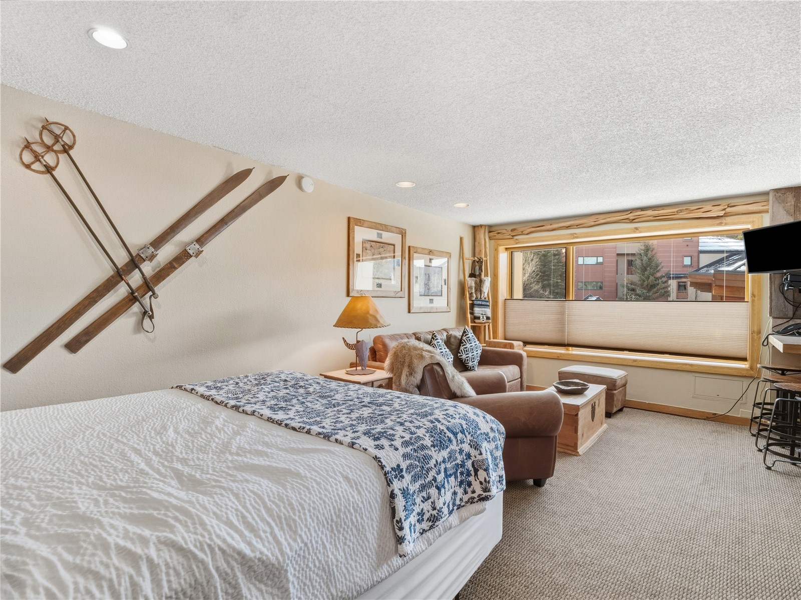 535 S Park AVENUE 214