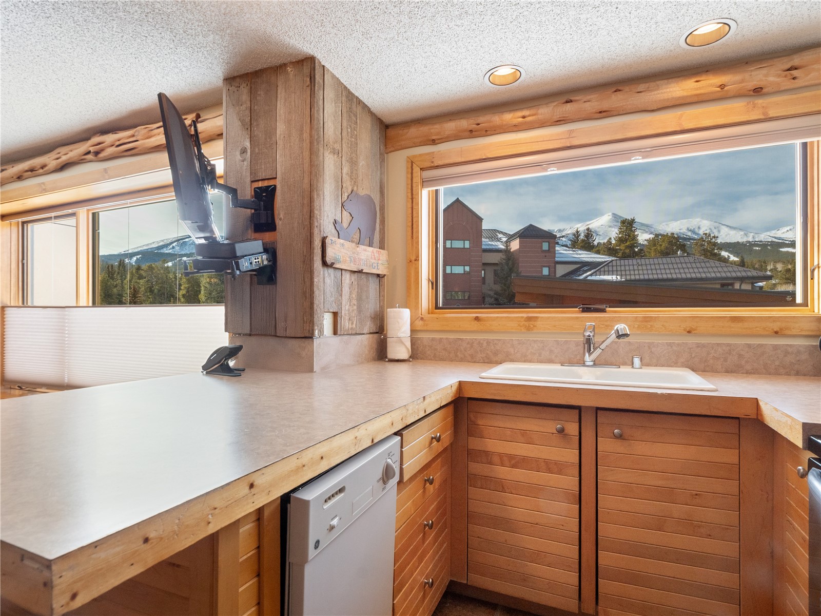 535 S Park AVENUE 214