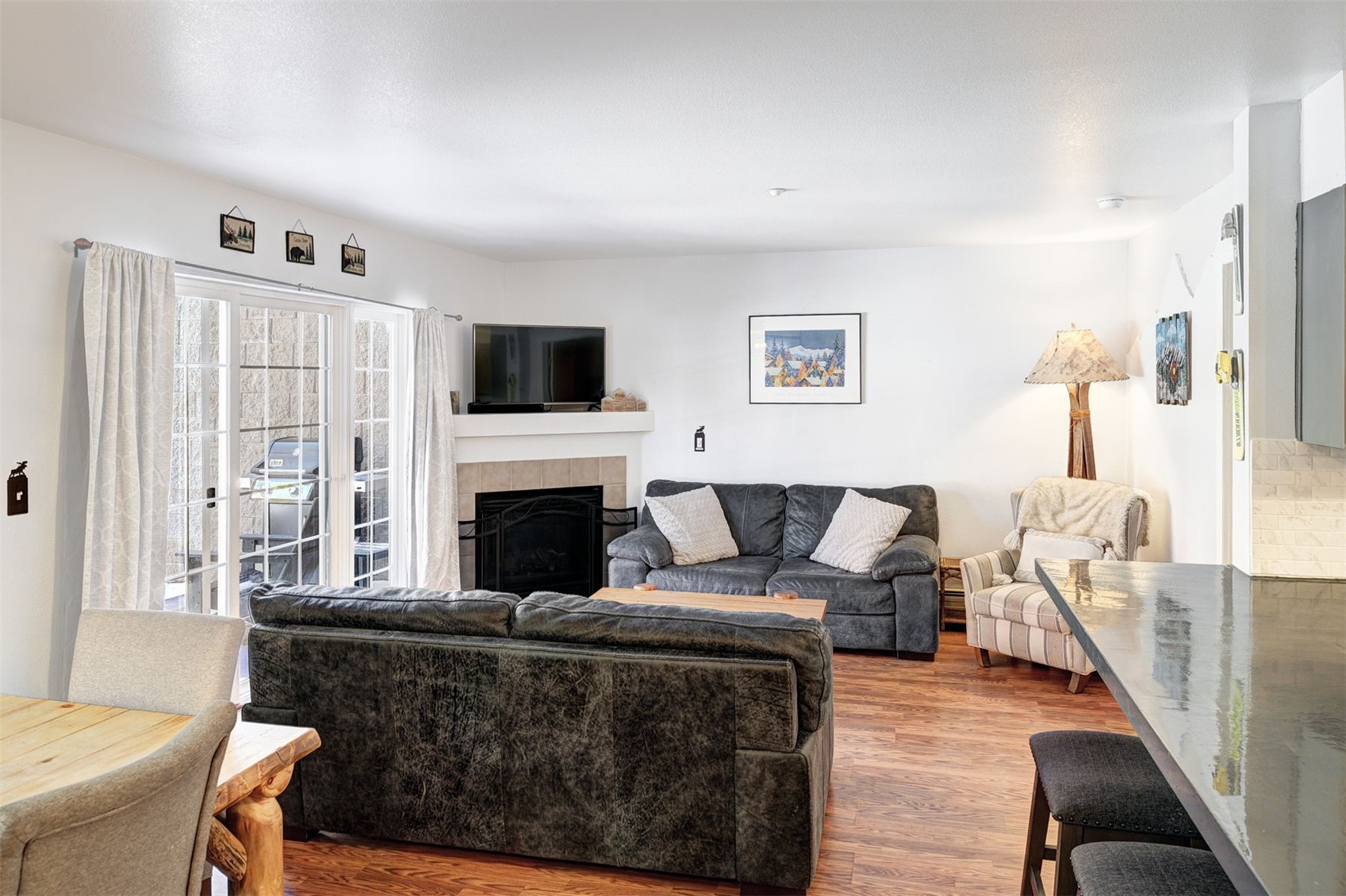 233 Pelican CIRCLE 1509