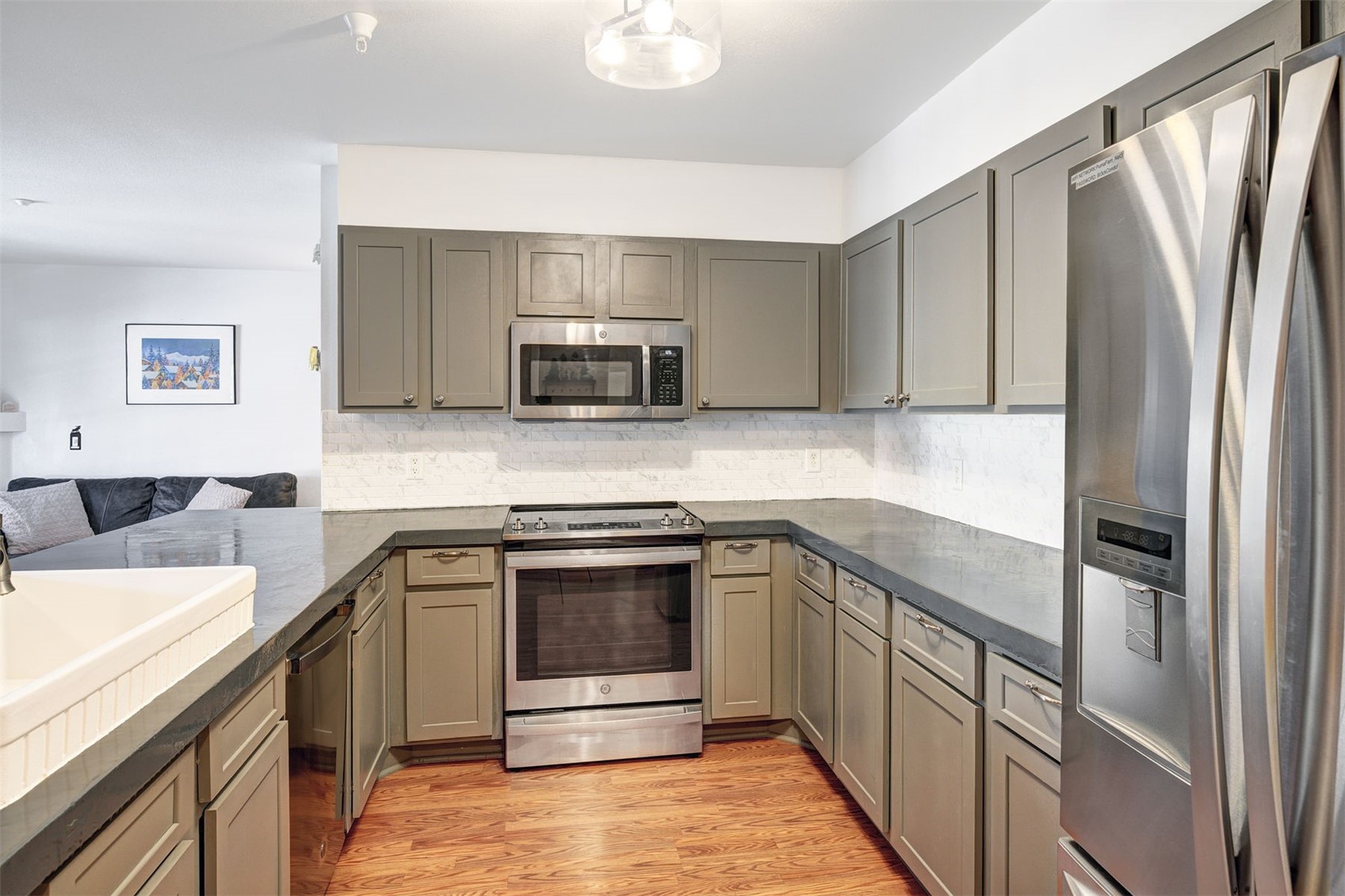 233 Pelican CIRCLE 1509