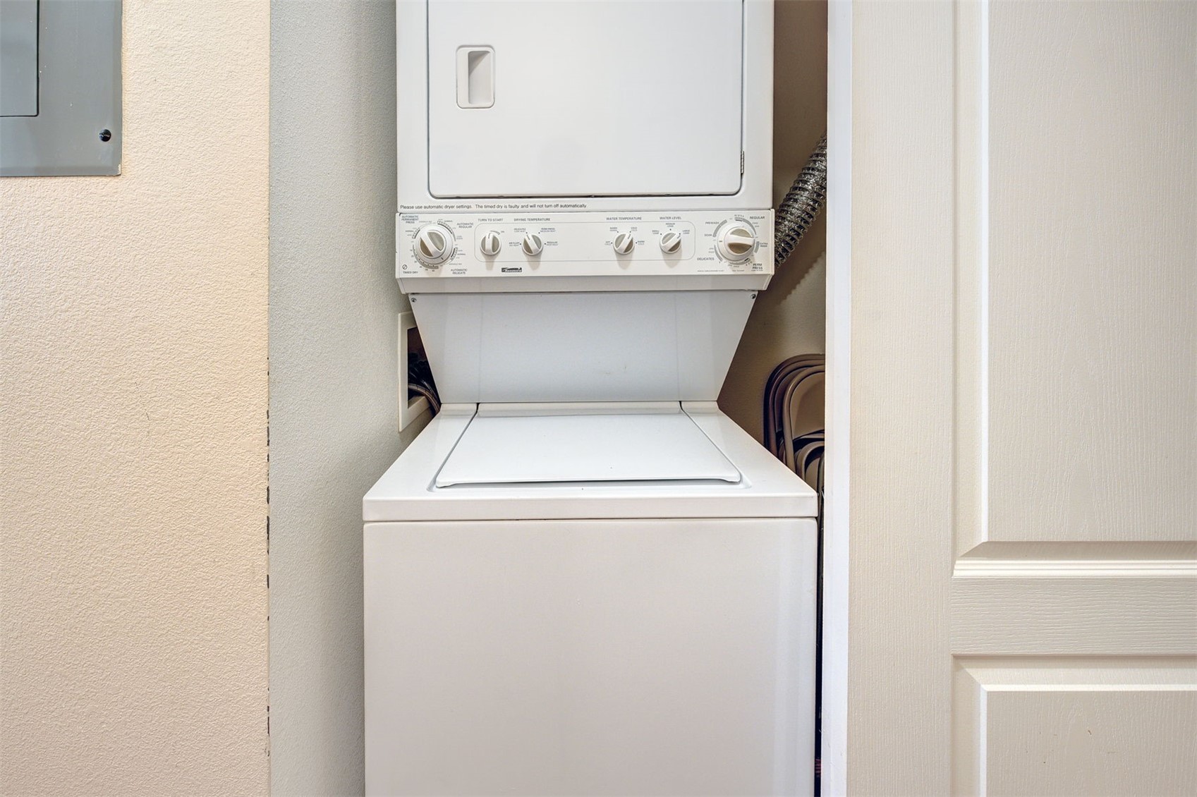 233 Pelican CIRCLE 1509