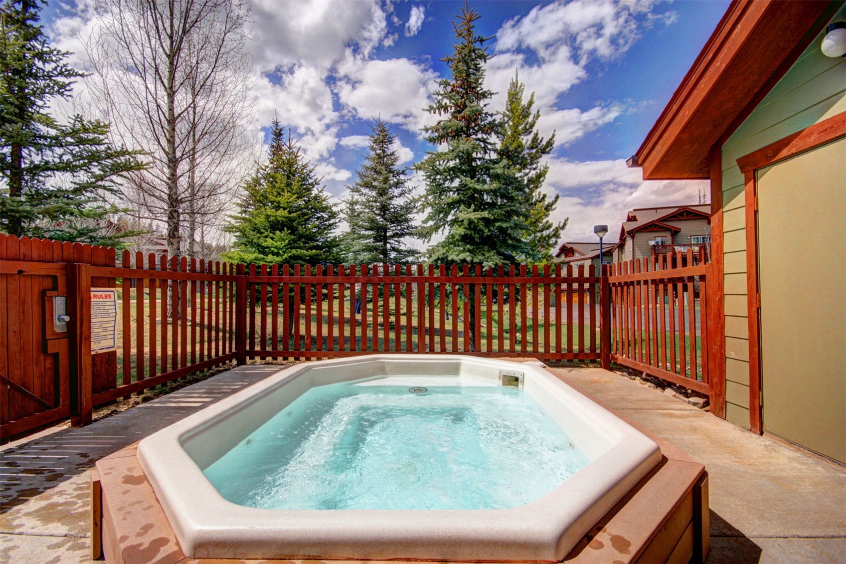 233 Pelican CIRCLE 1509