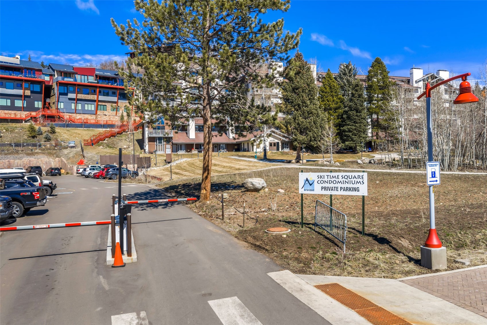 1920 Ski Time Square DRIVE 311