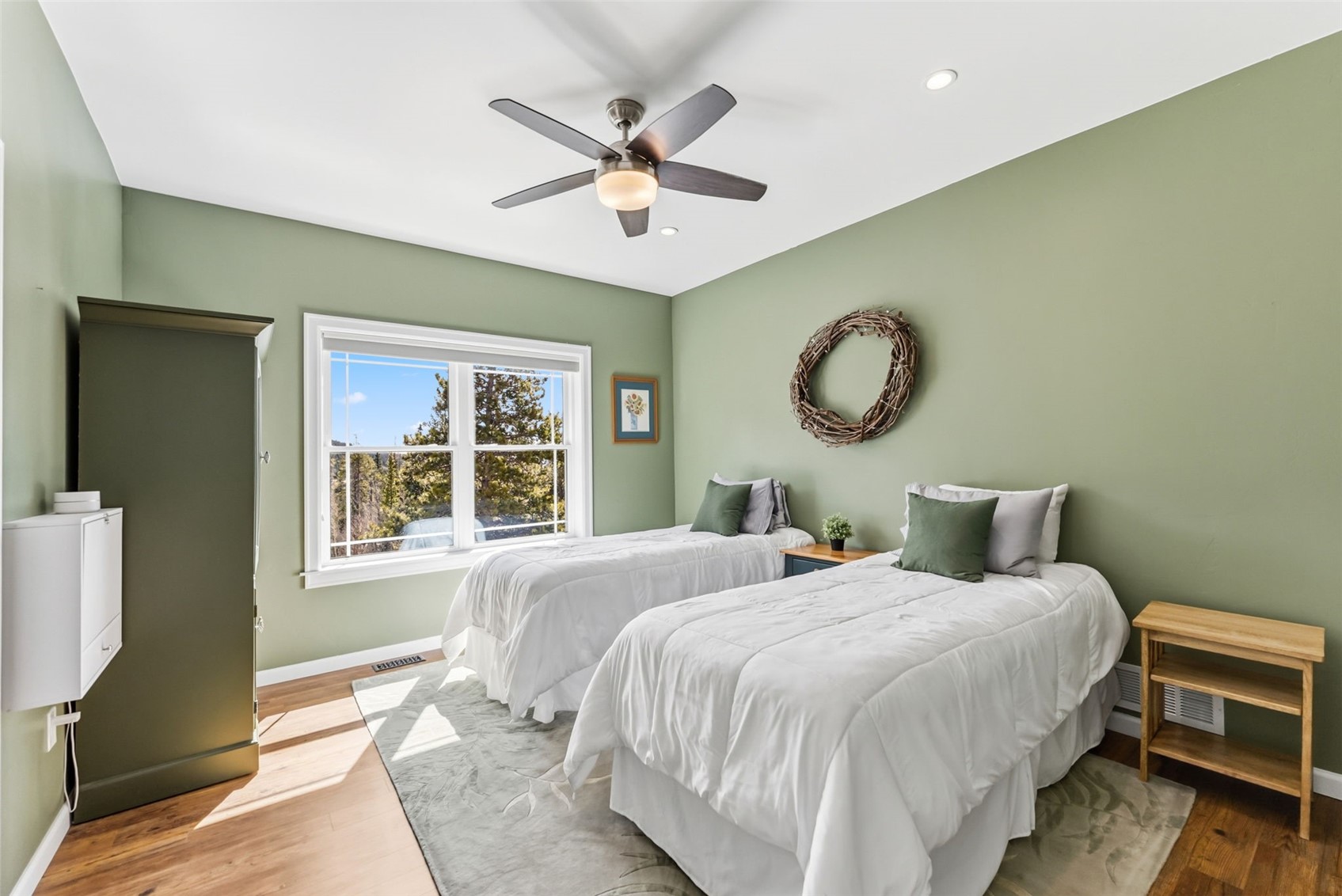 1227 Edgewood ROAD