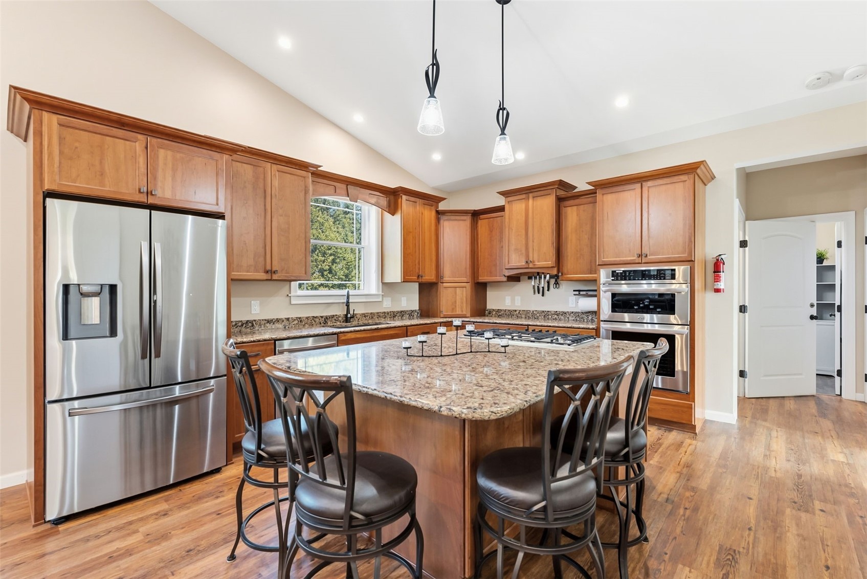 1227 Edgewood ROAD