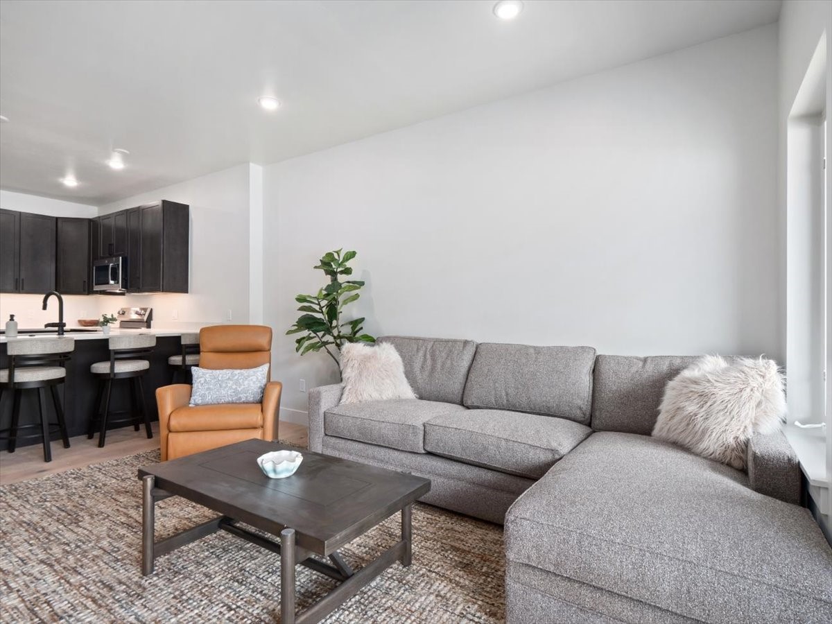 125 W Keystone ROAD 303