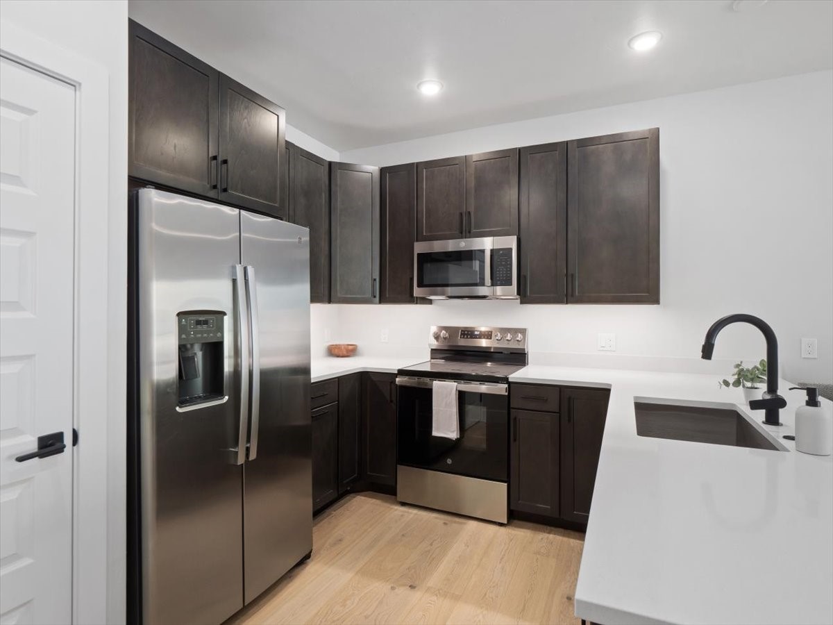 125 W Keystone ROAD 303