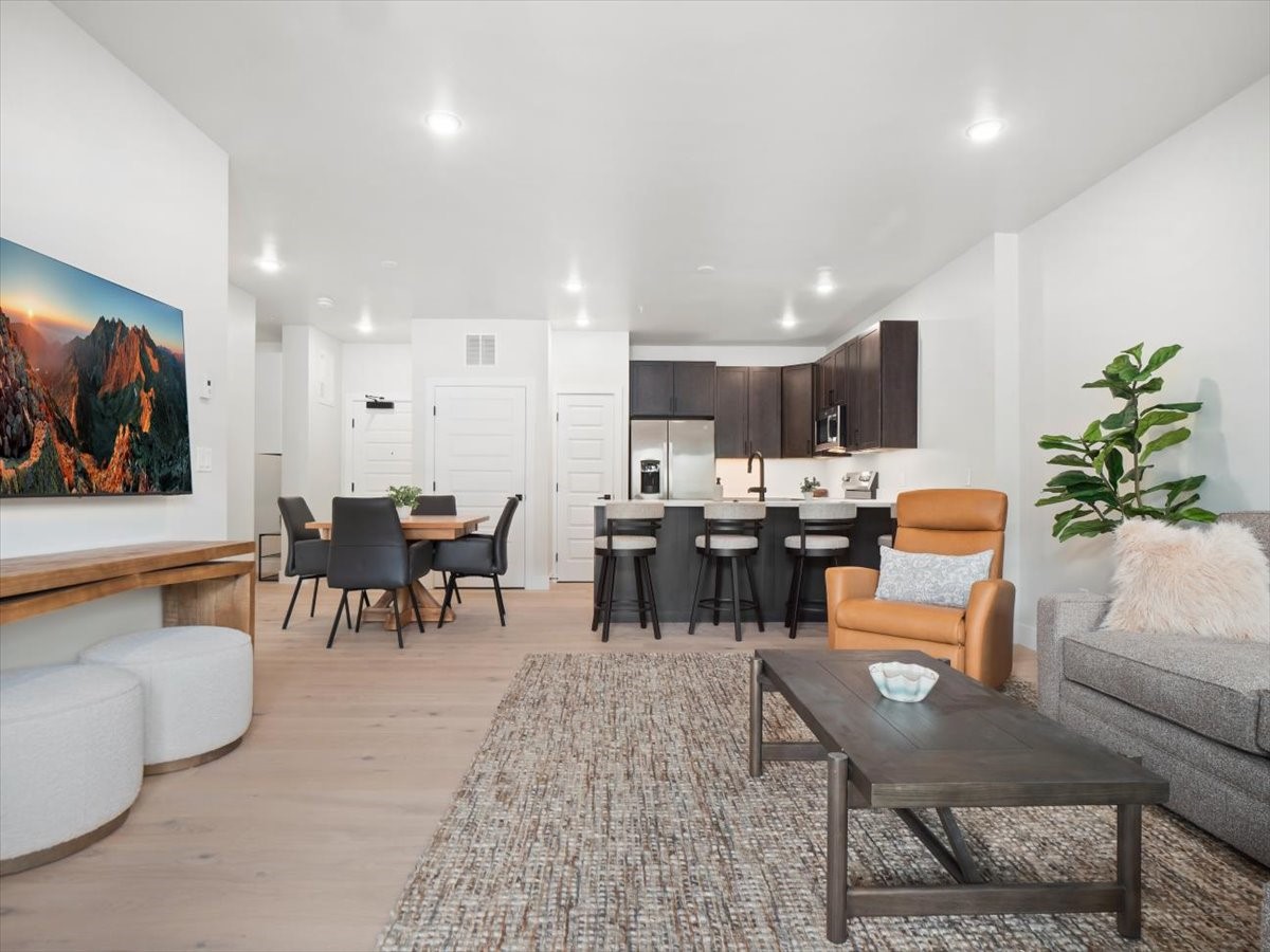 125 W Keystone ROAD 303