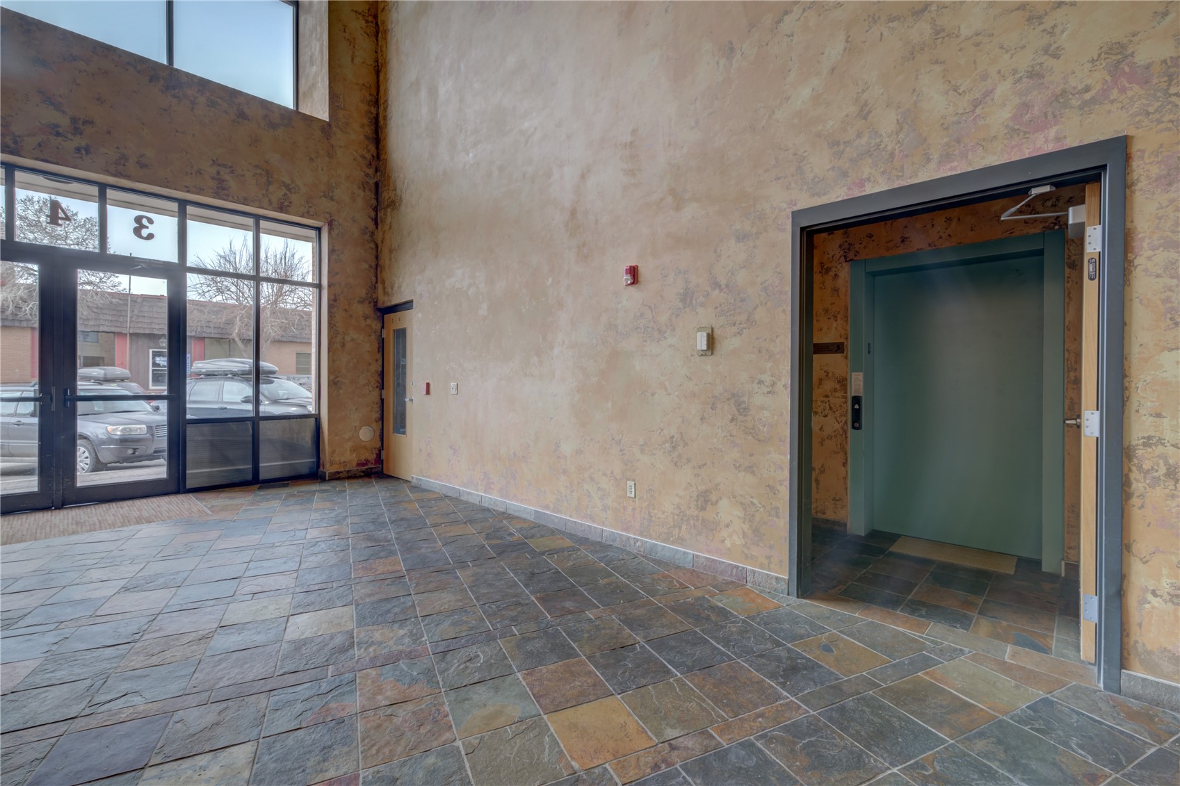 345 Lincoln AVENUE 202