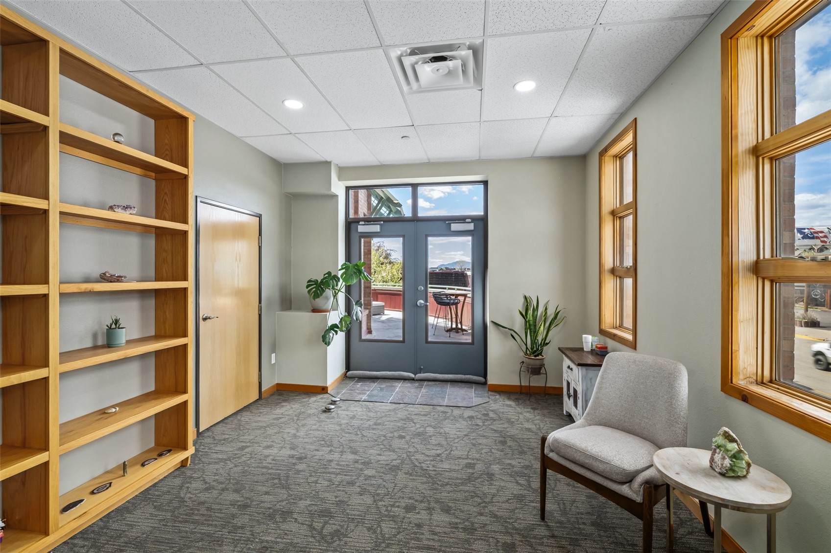 345 Lincoln AVENUE 203