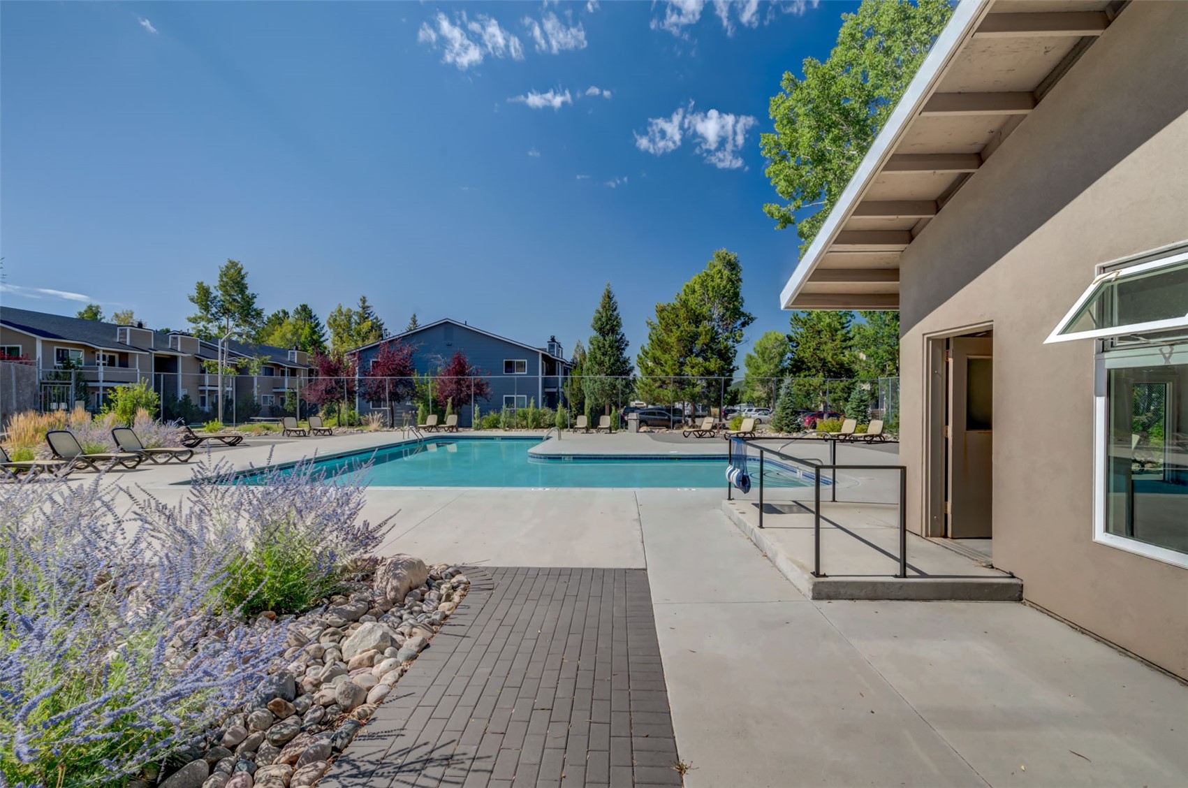 1300 Athens Plaza 8
