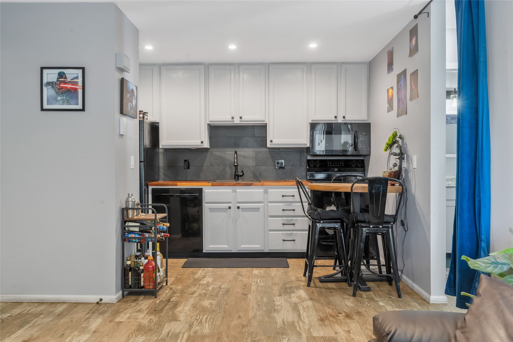 1300 Athens Plaza 8