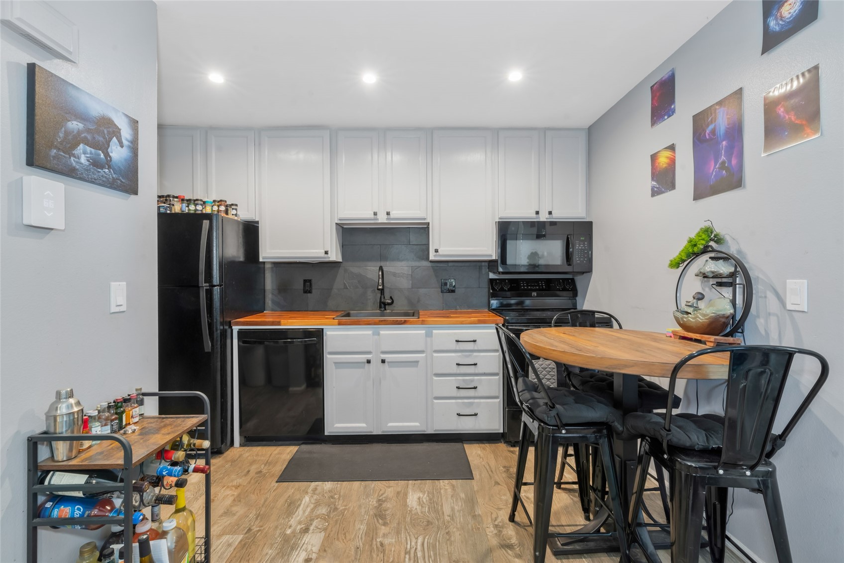 1300 Athens Plaza 8