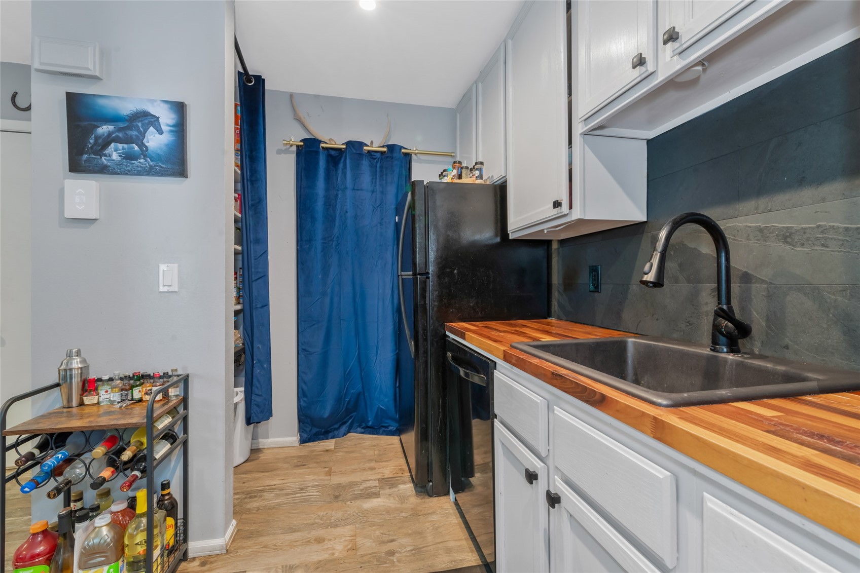1300 Athens Plaza 8