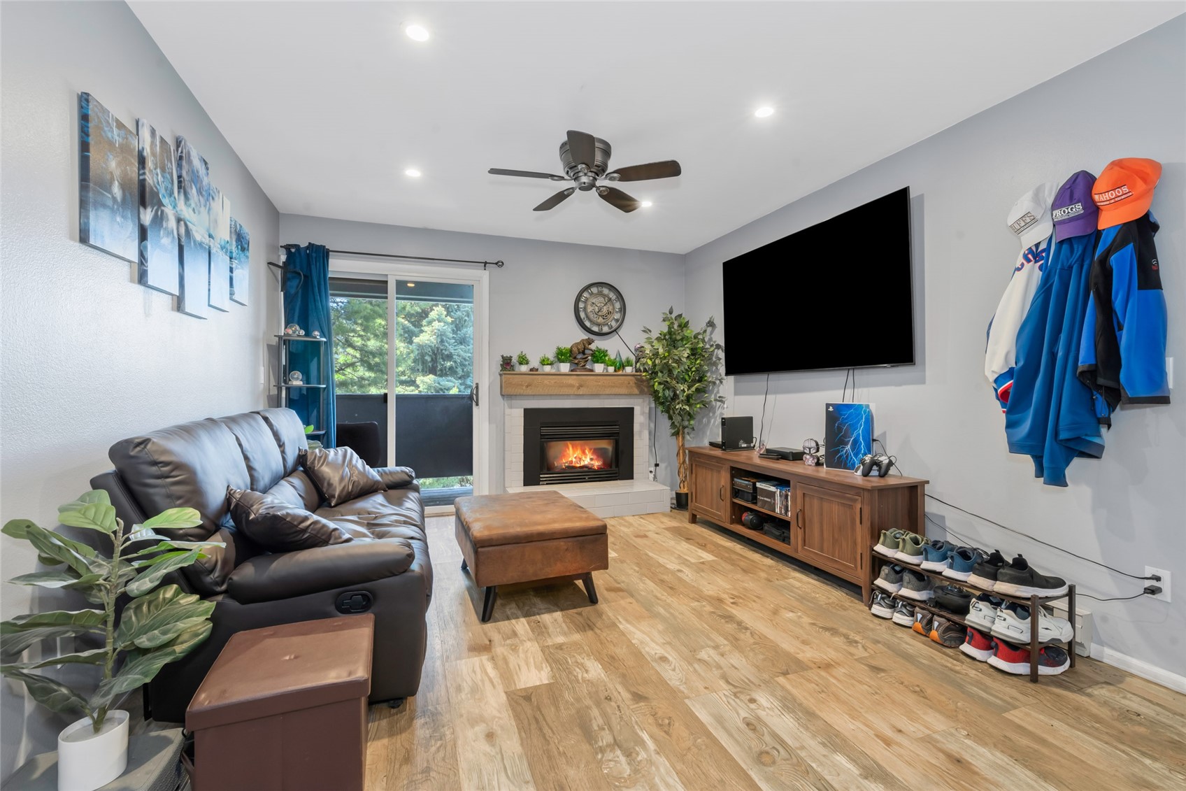 1300 Athens Plaza 8