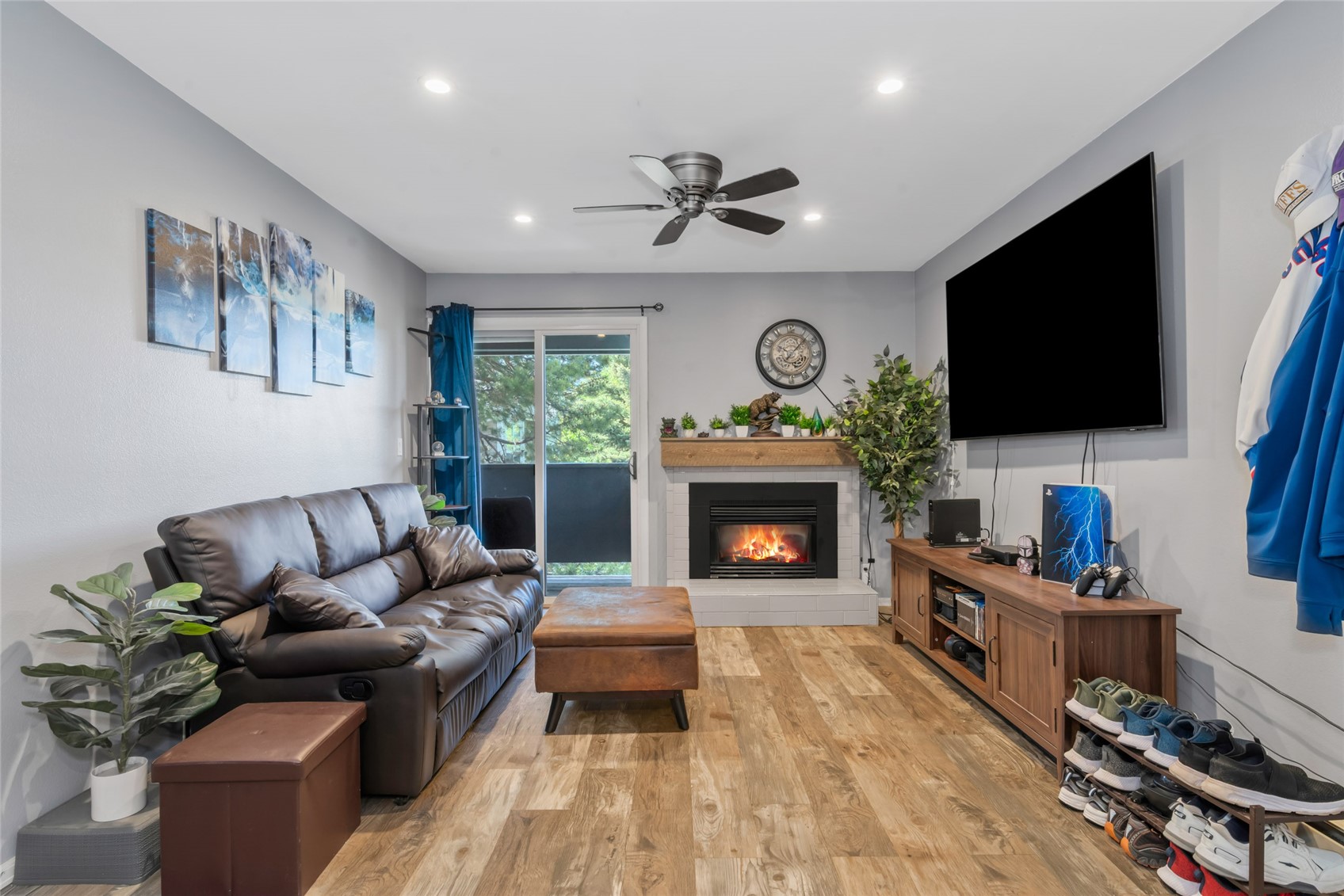 1300 Athens Plaza 8