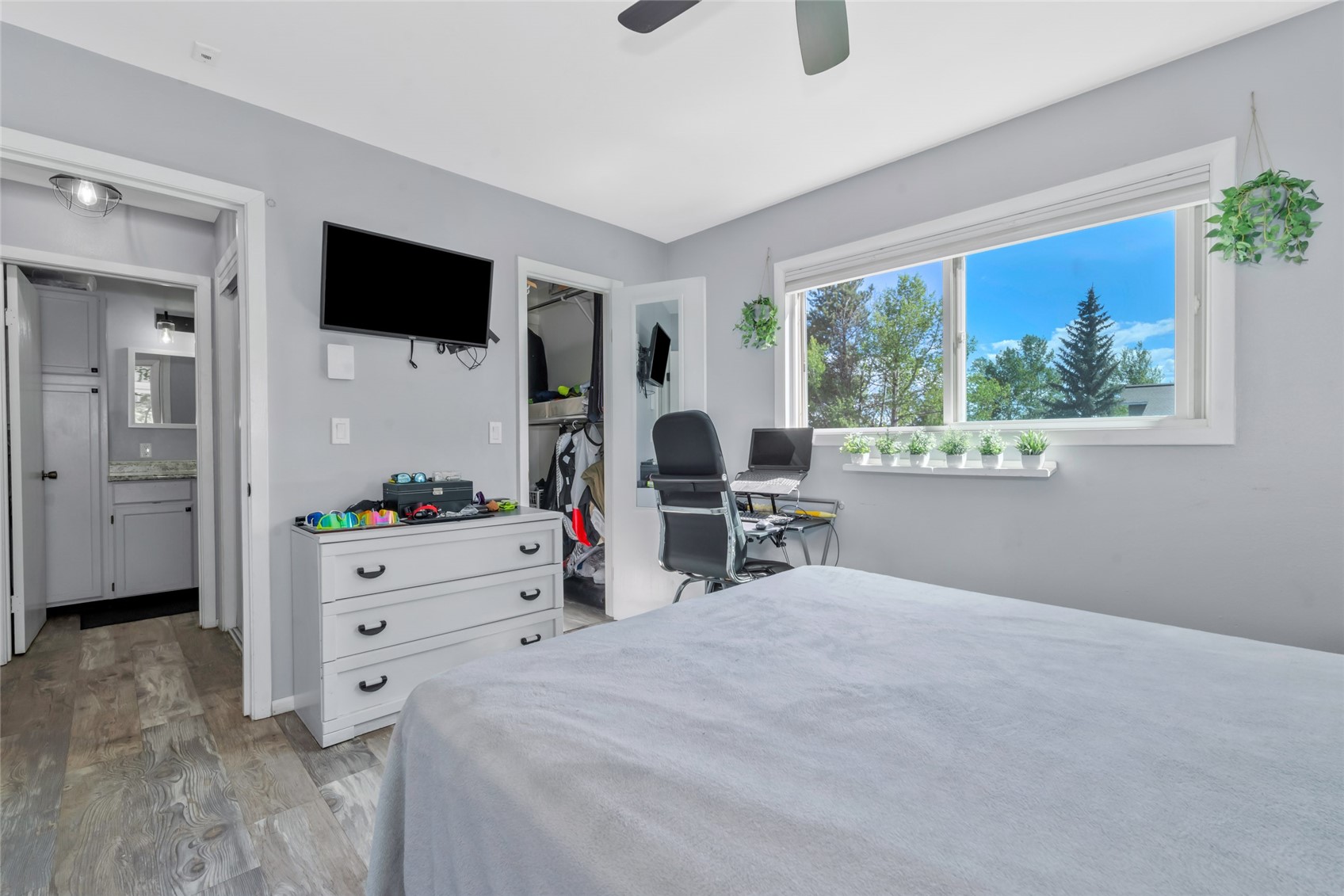 1300 Athens Plaza 8