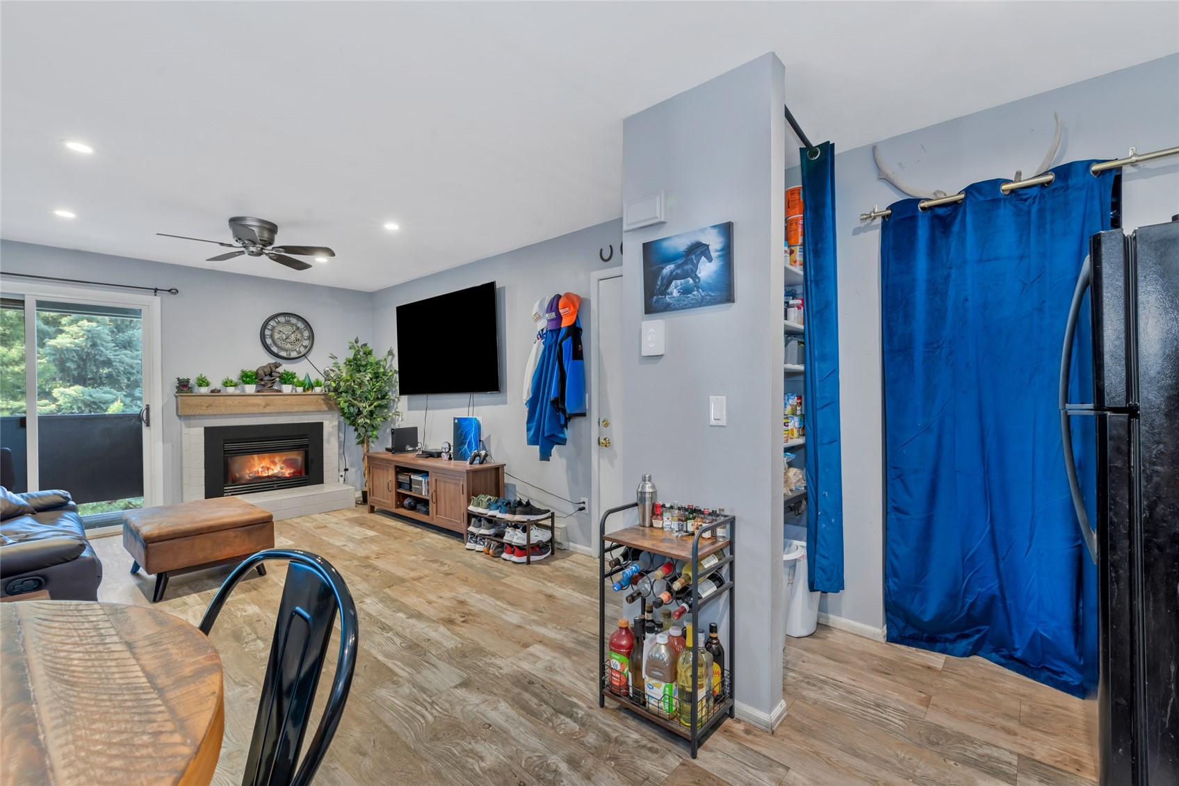 1300 Athens Plaza 8
