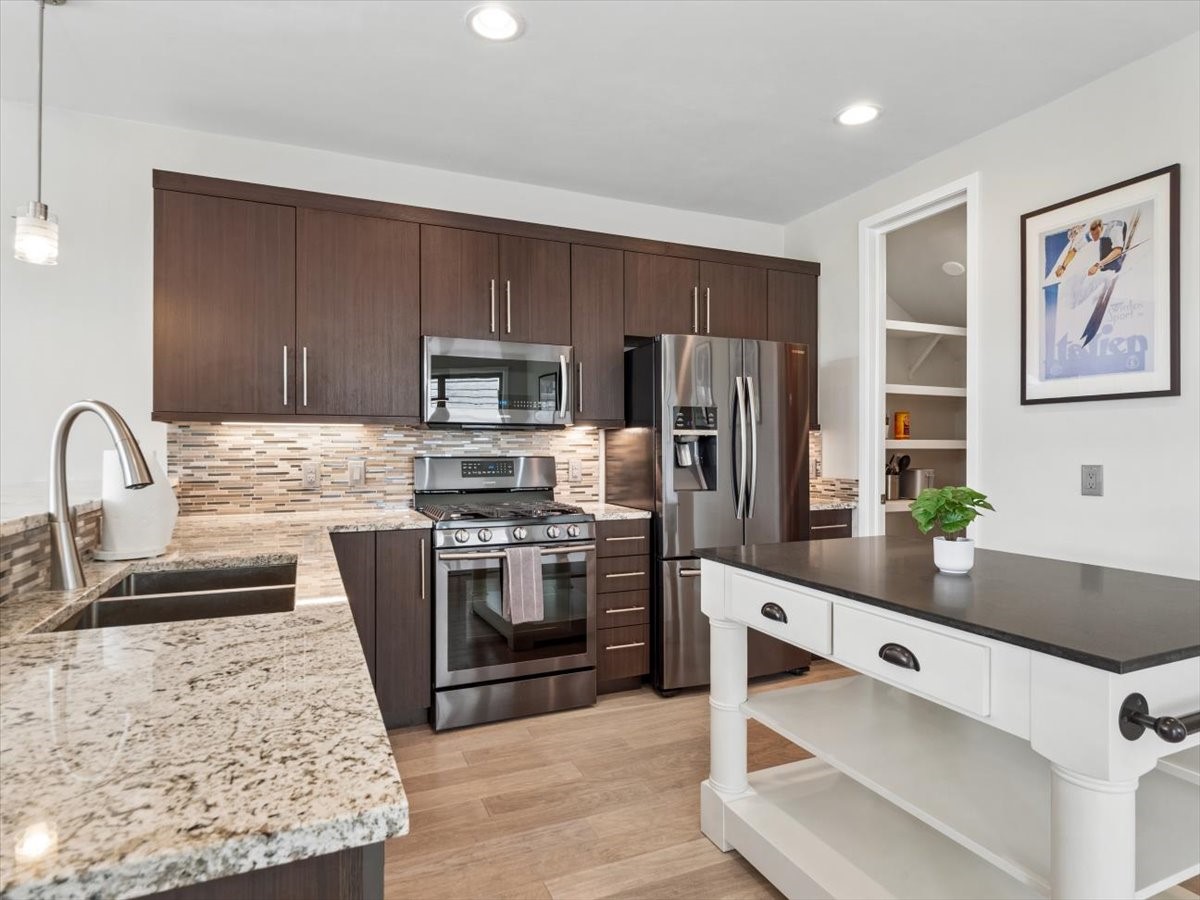 25 Wildernest COURT