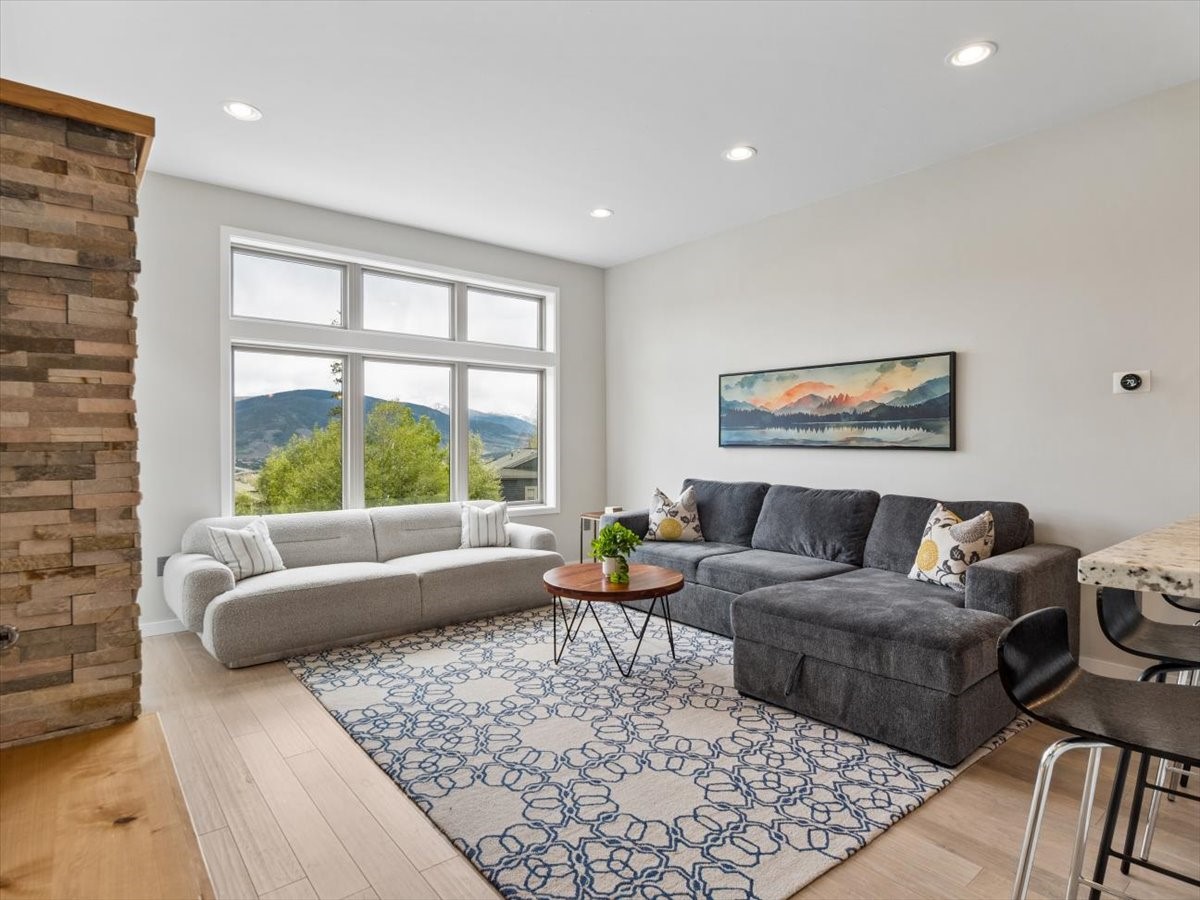 25 Wildernest COURT