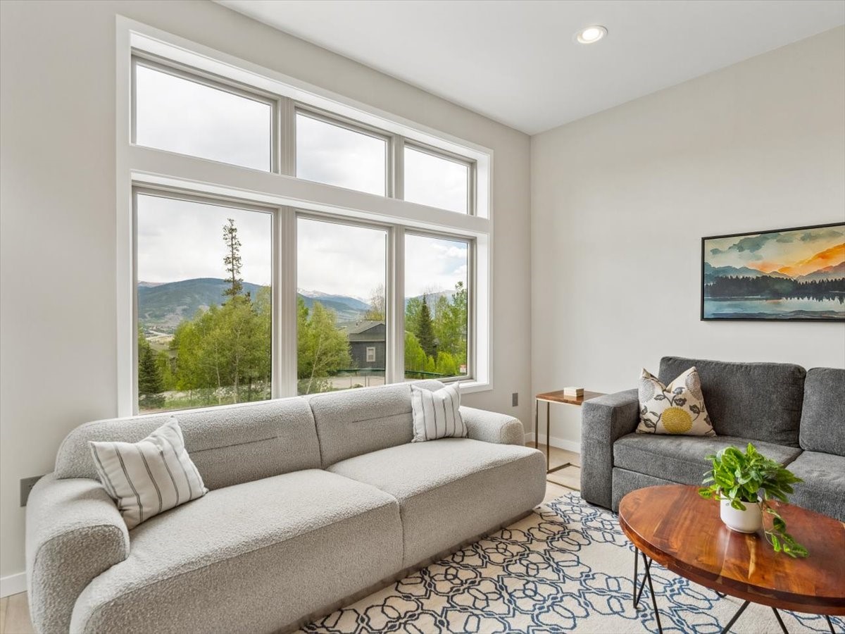 25 Wildernest COURT