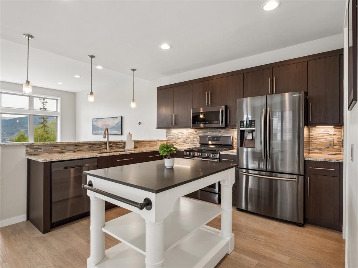 25 Wildernest COURT
