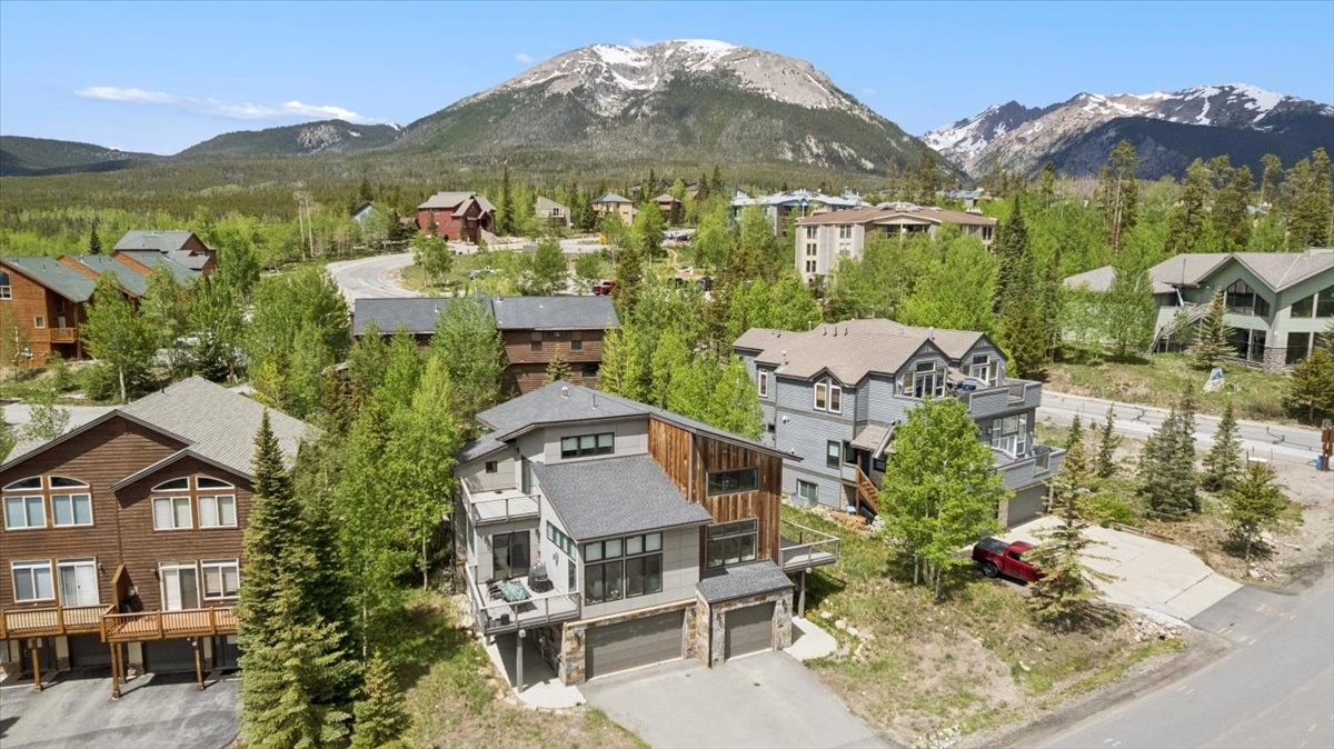 25 Wildernest COURT