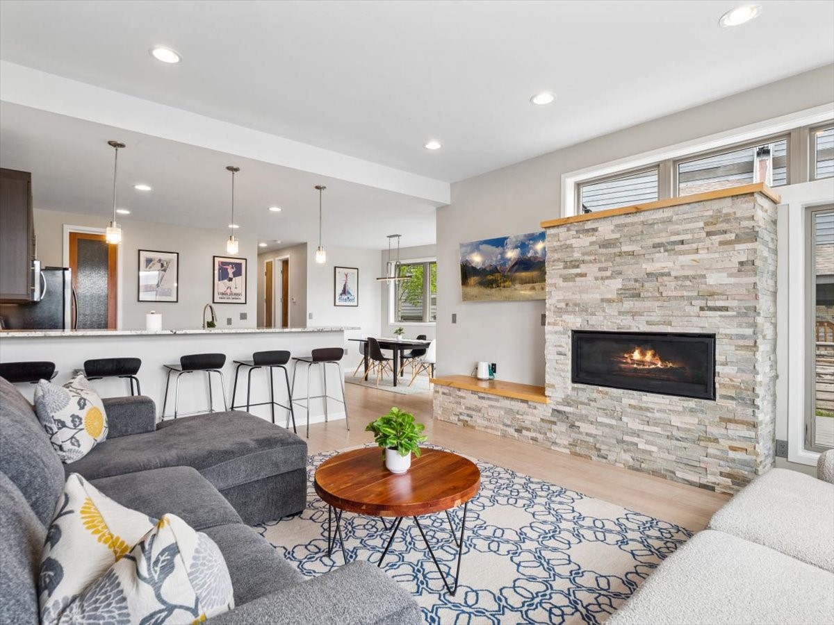 25 Wildernest COURT