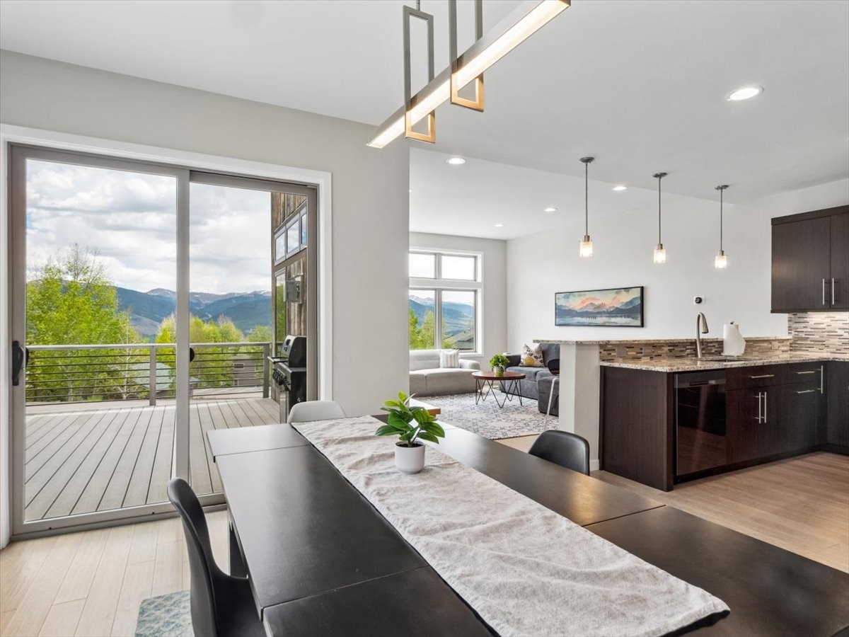 25 Wildernest COURT