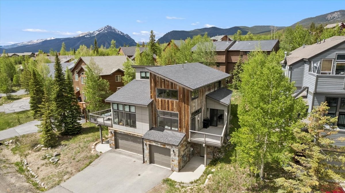 25 Wildernest COURT