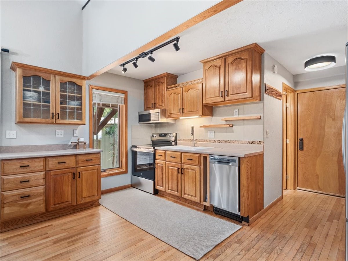 800 Columbine ROAD 11