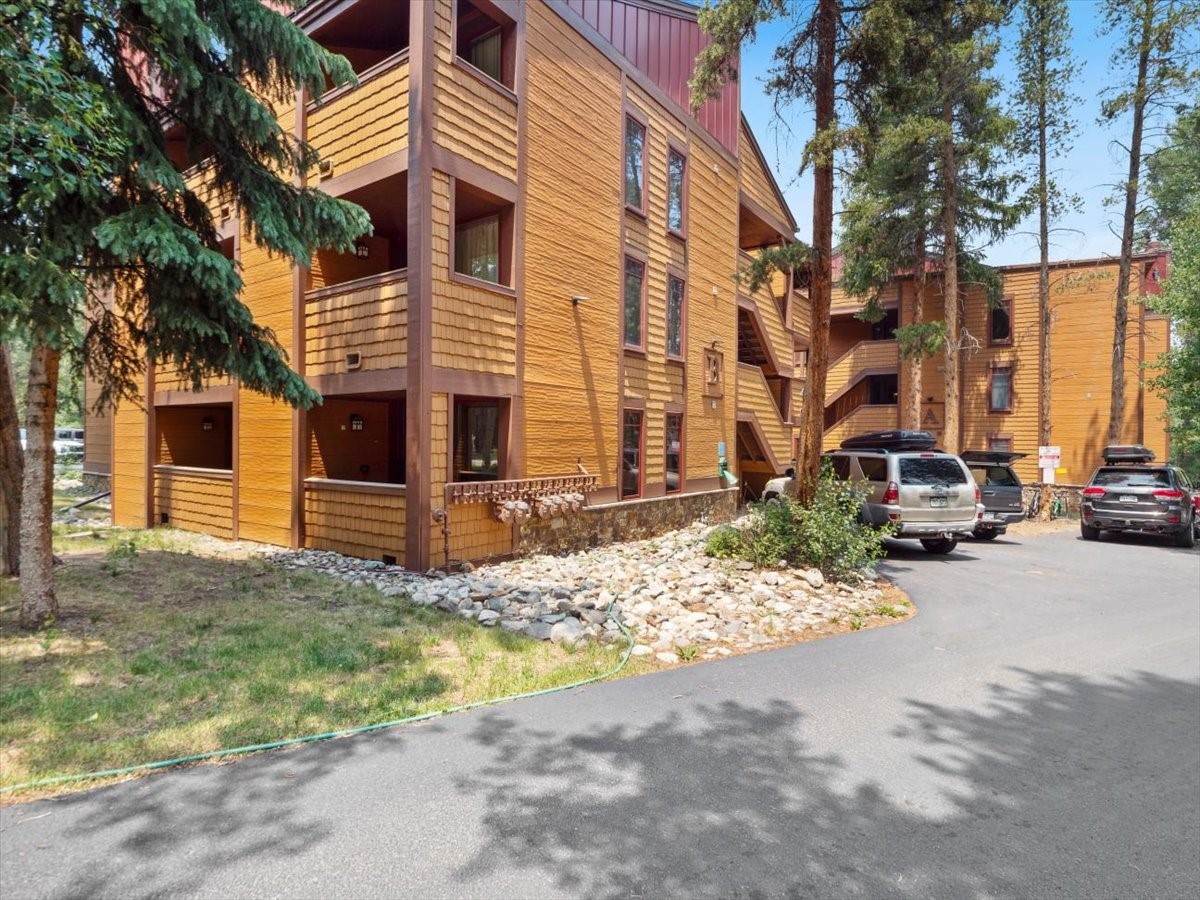 800 Columbine ROAD 11