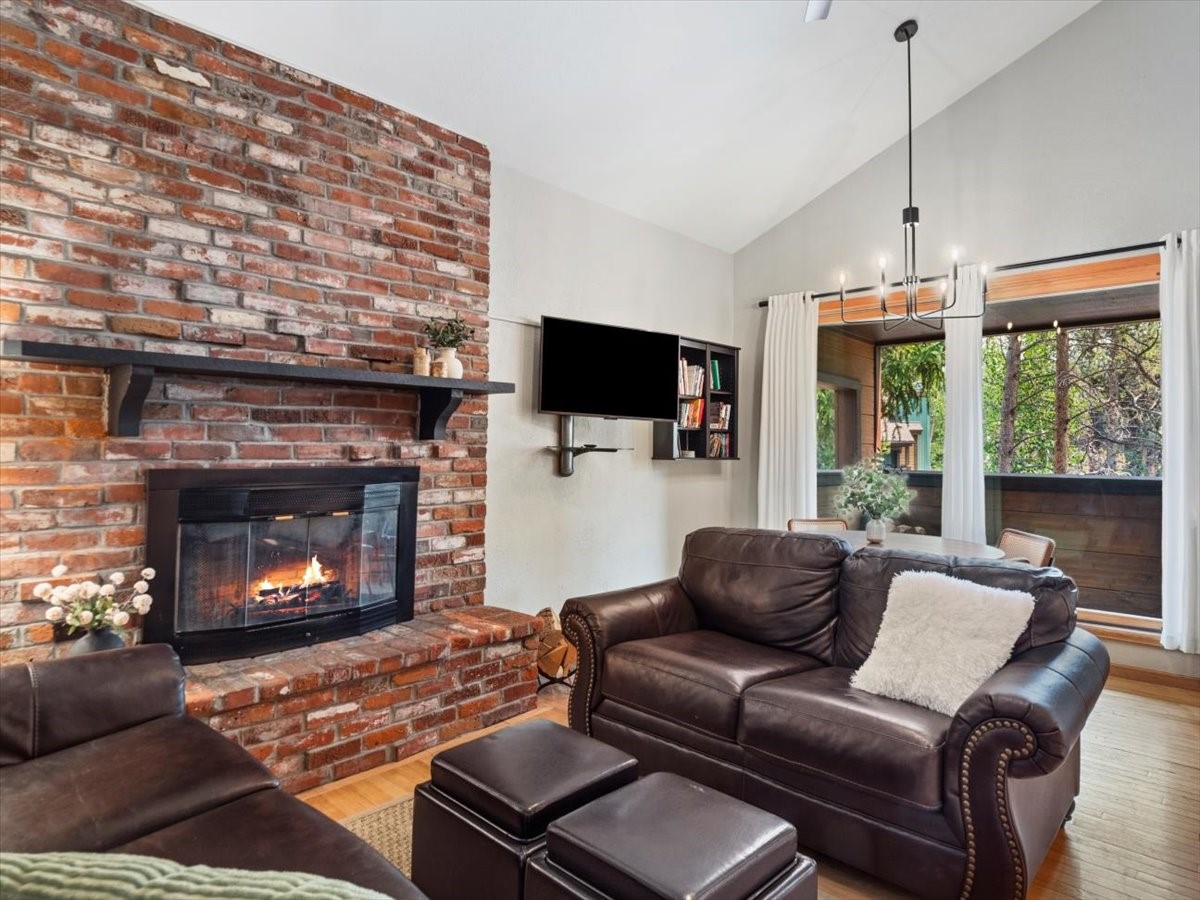 800 Columbine ROAD 11