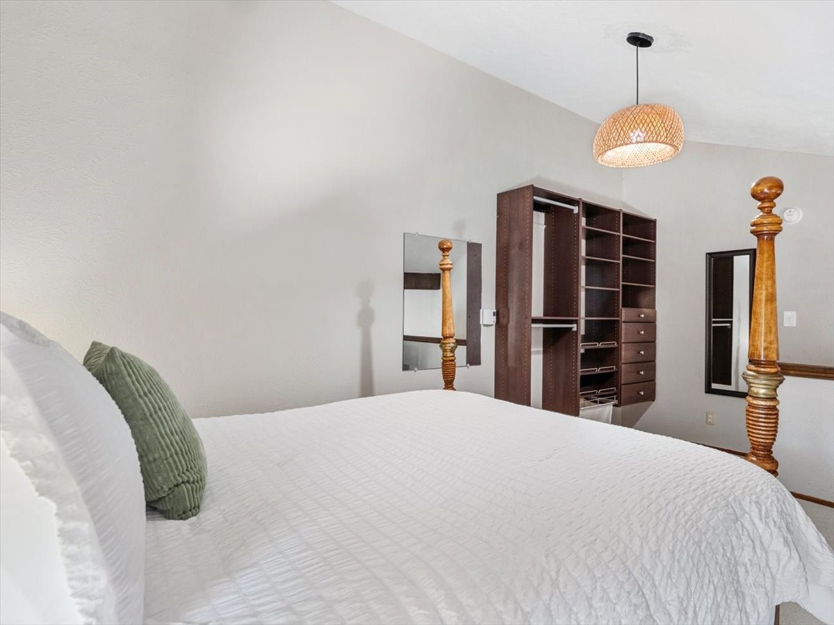 800 Columbine ROAD 11