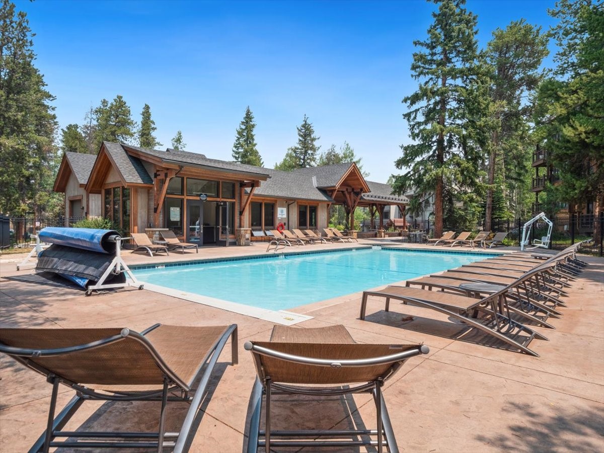 800 Columbine ROAD 11